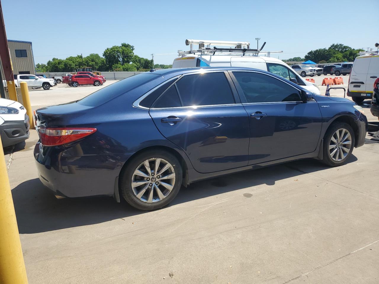 2015 Toyota Camry Hybrid Xle Blue vin: 4T1BD1FK0FU151977 Damage: Right Rear Door, Dent(S) W/ Paint Dmg, 2 To 3 Inches