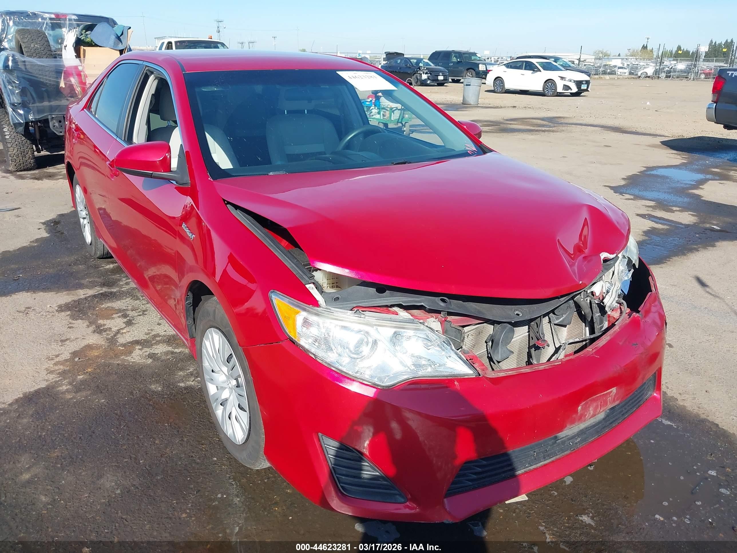 2013 Toyota Camry Hybrid Le Red vin: 4T1BD1FK1DU087168