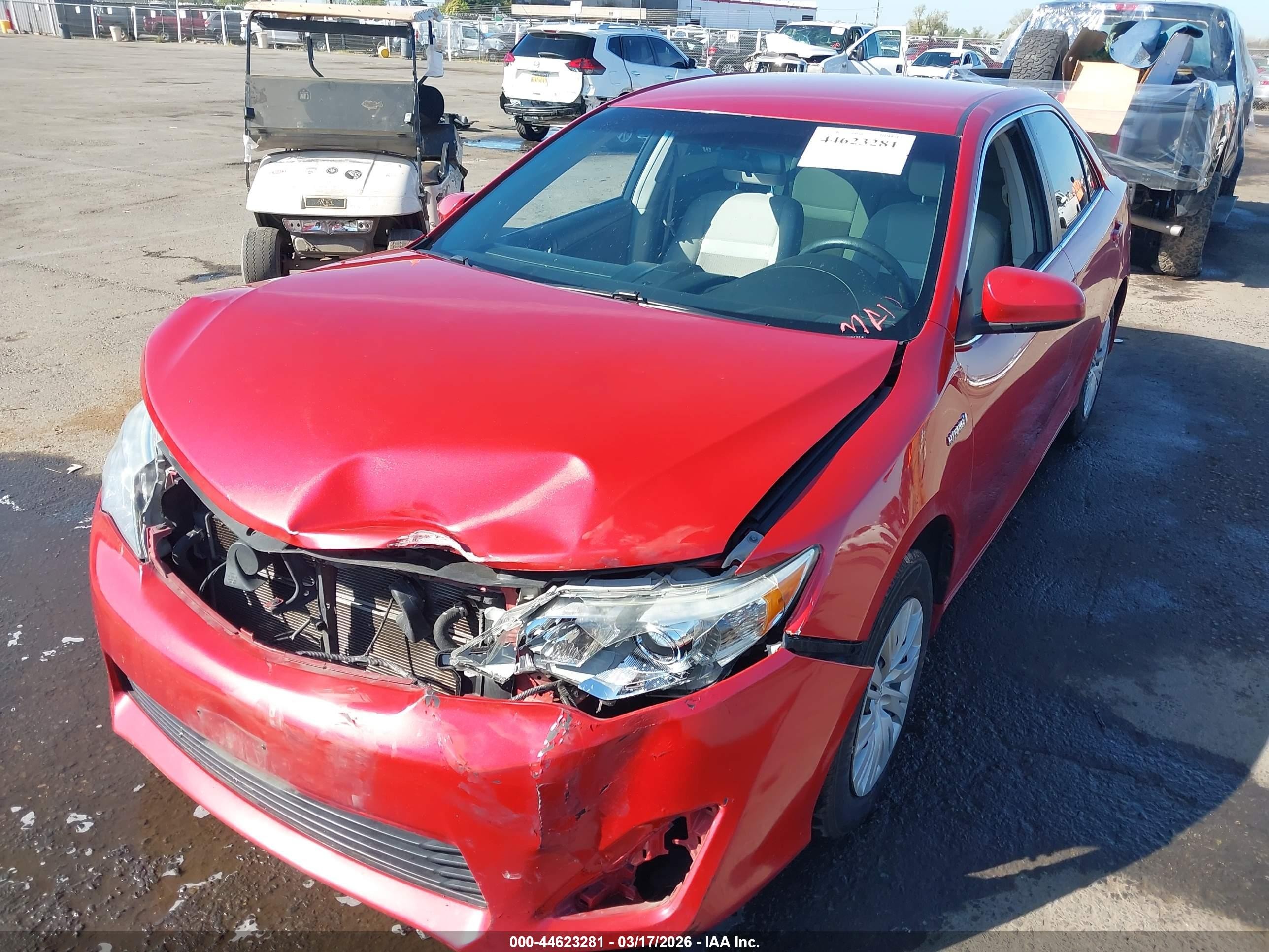2013 Toyota Camry Hybrid Le Red vin: 4T1BD1FK1DU087168