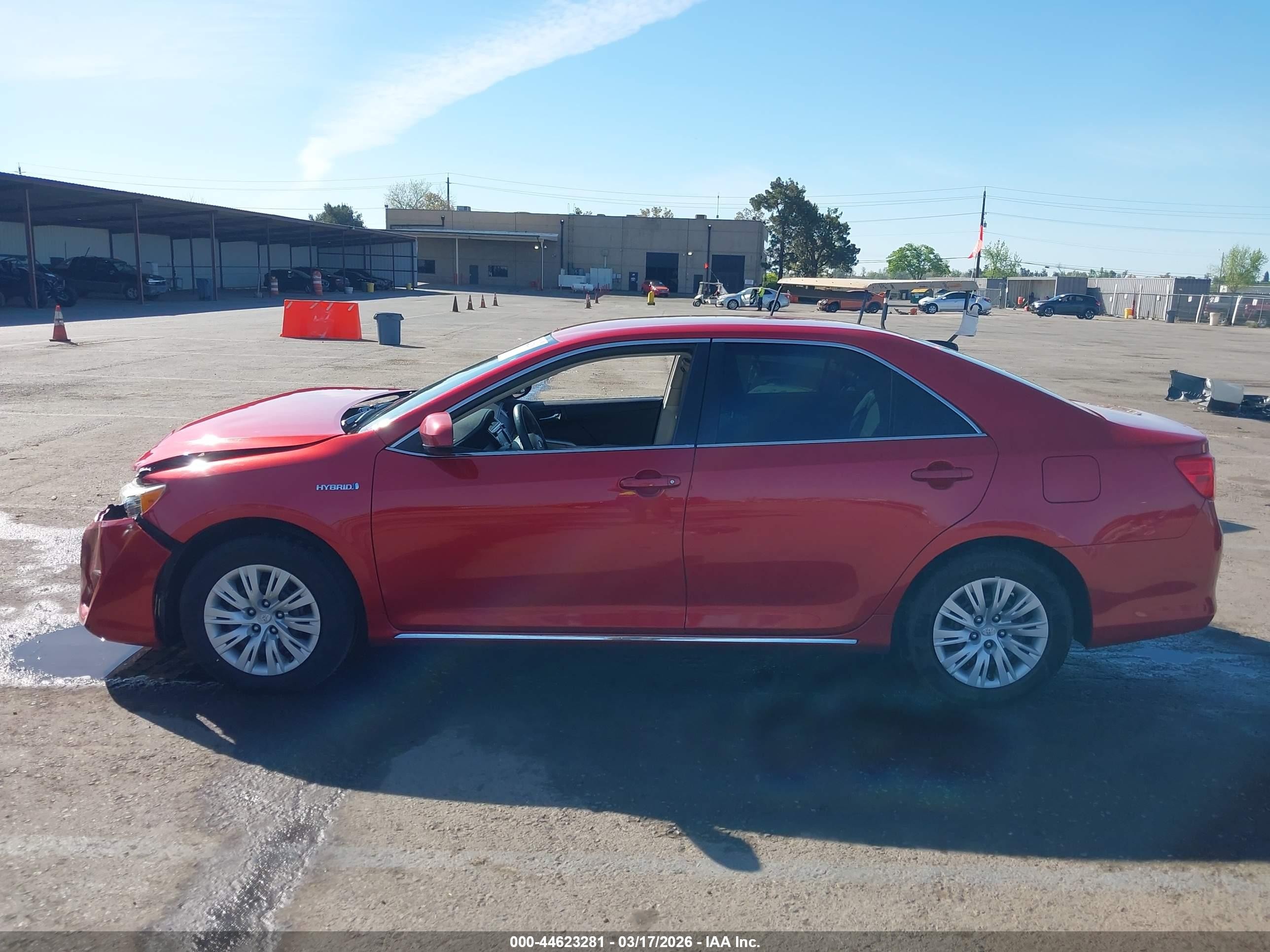 2013 Toyota Camry Hybrid Le Red vin: 4T1BD1FK1DU087168
