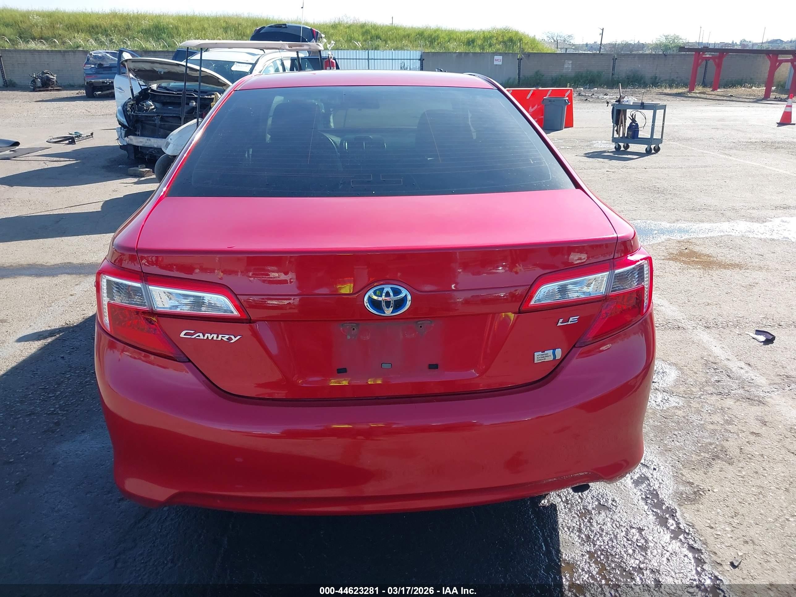 2013 Toyota Camry Hybrid Le Red vin: 4T1BD1FK1DU087168