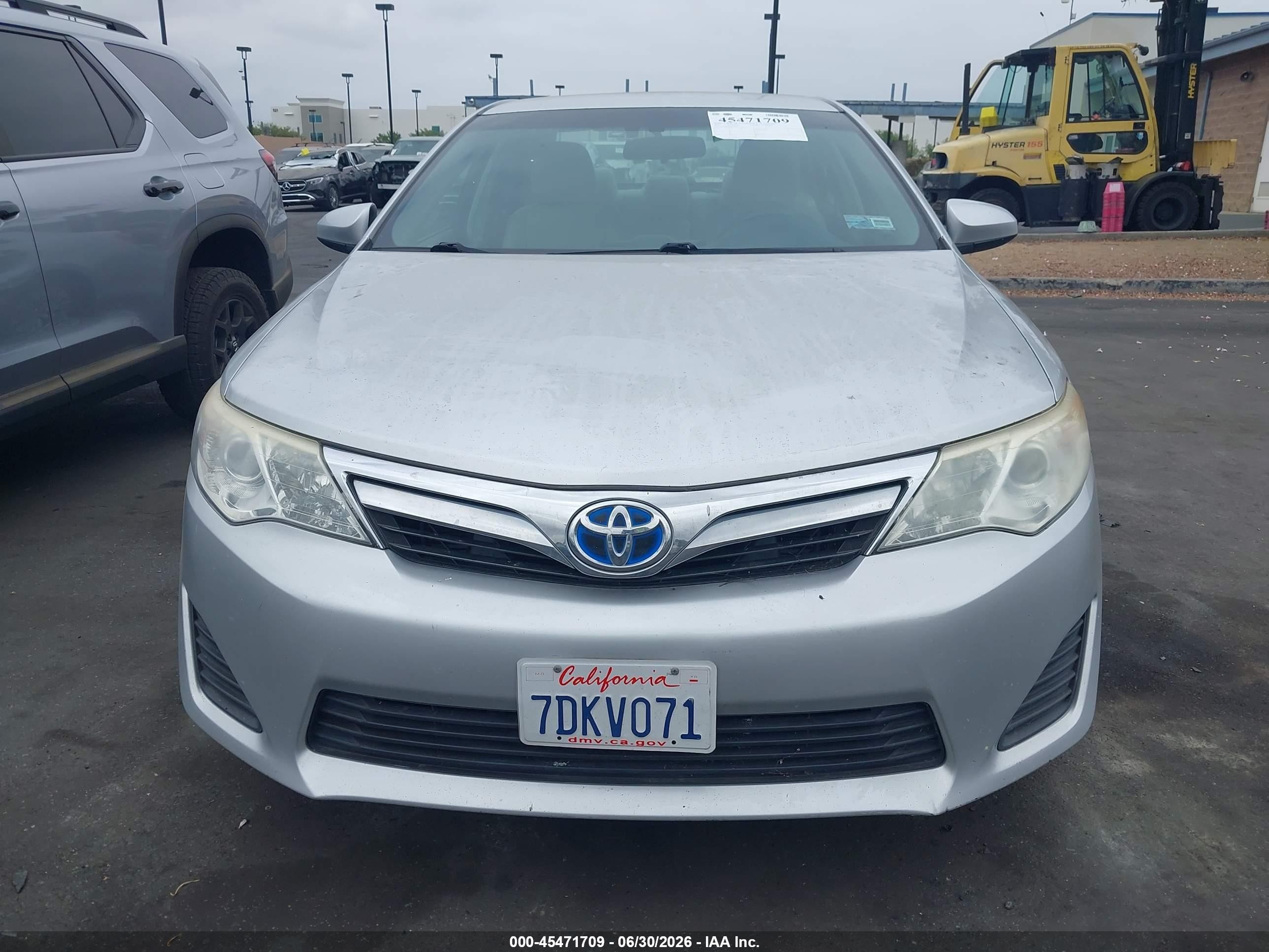 2014 Toyota Camry Hybrid Le Серебряный vin: 4T1BD1FK1EU104987