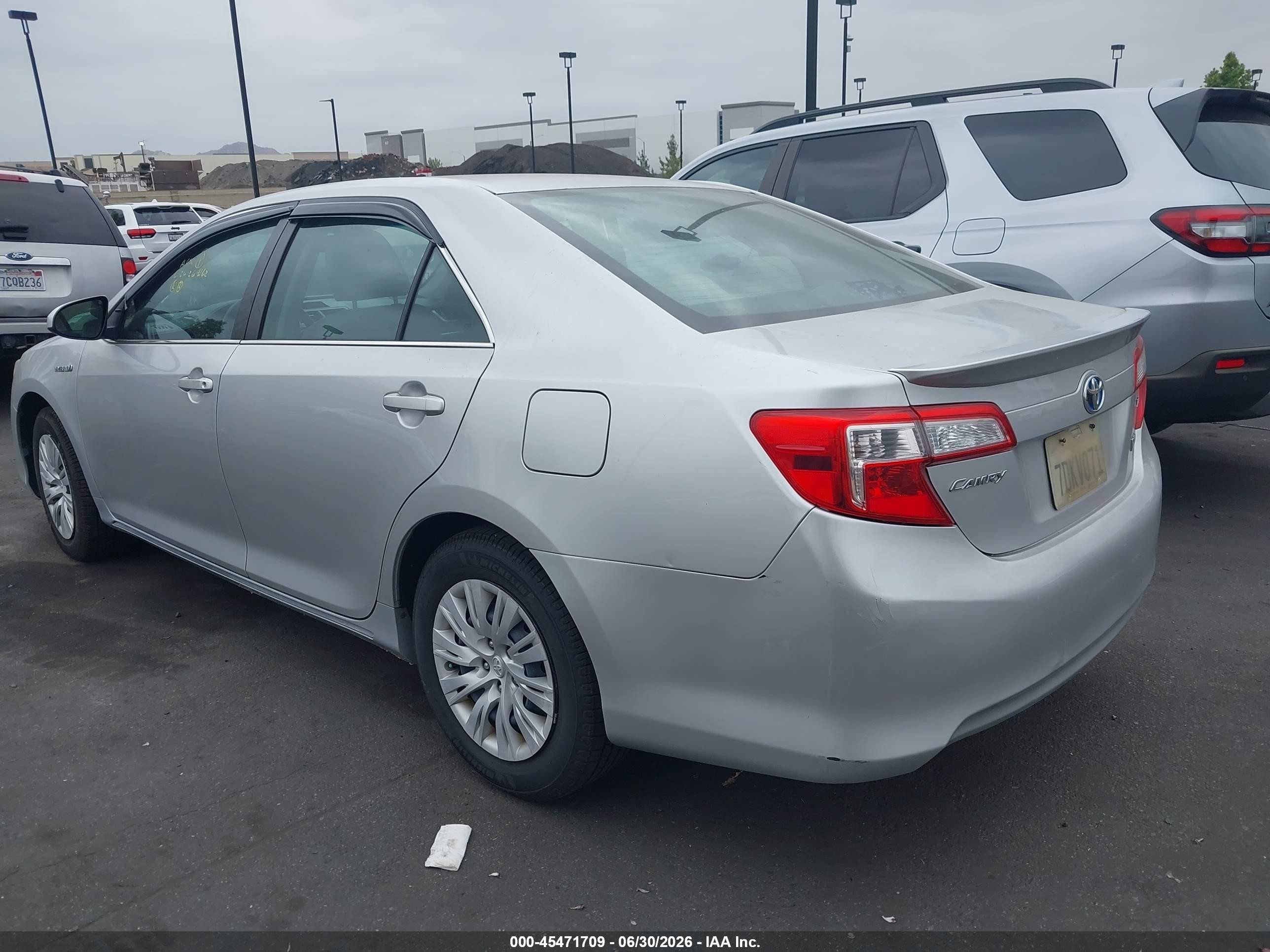 2014 Toyota Camry Hybrid Le Серебряный vin: 4T1BD1FK1EU104987