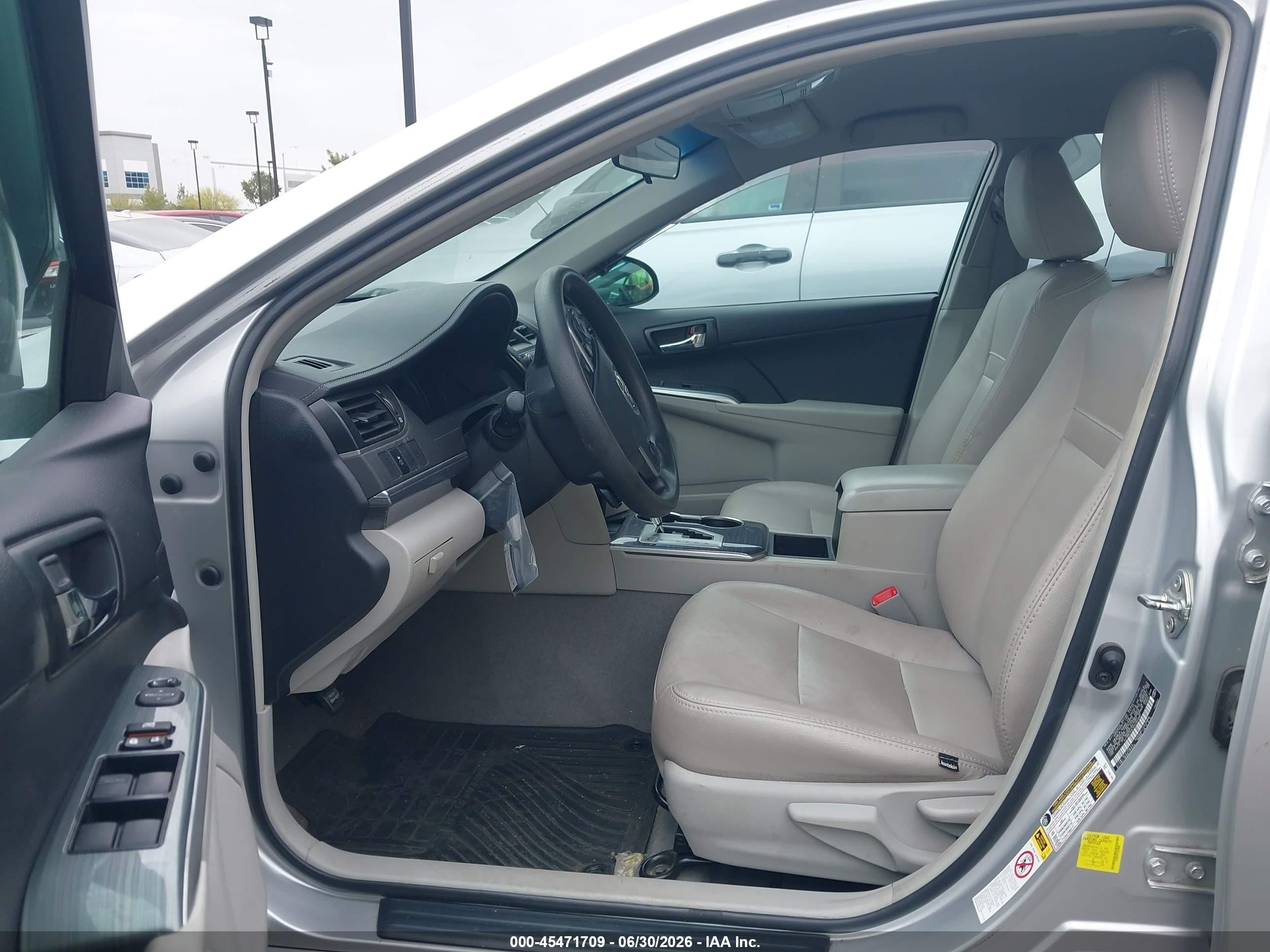 2014 Toyota Camry Hybrid Le Серебряный vin: 4T1BD1FK1EU104987