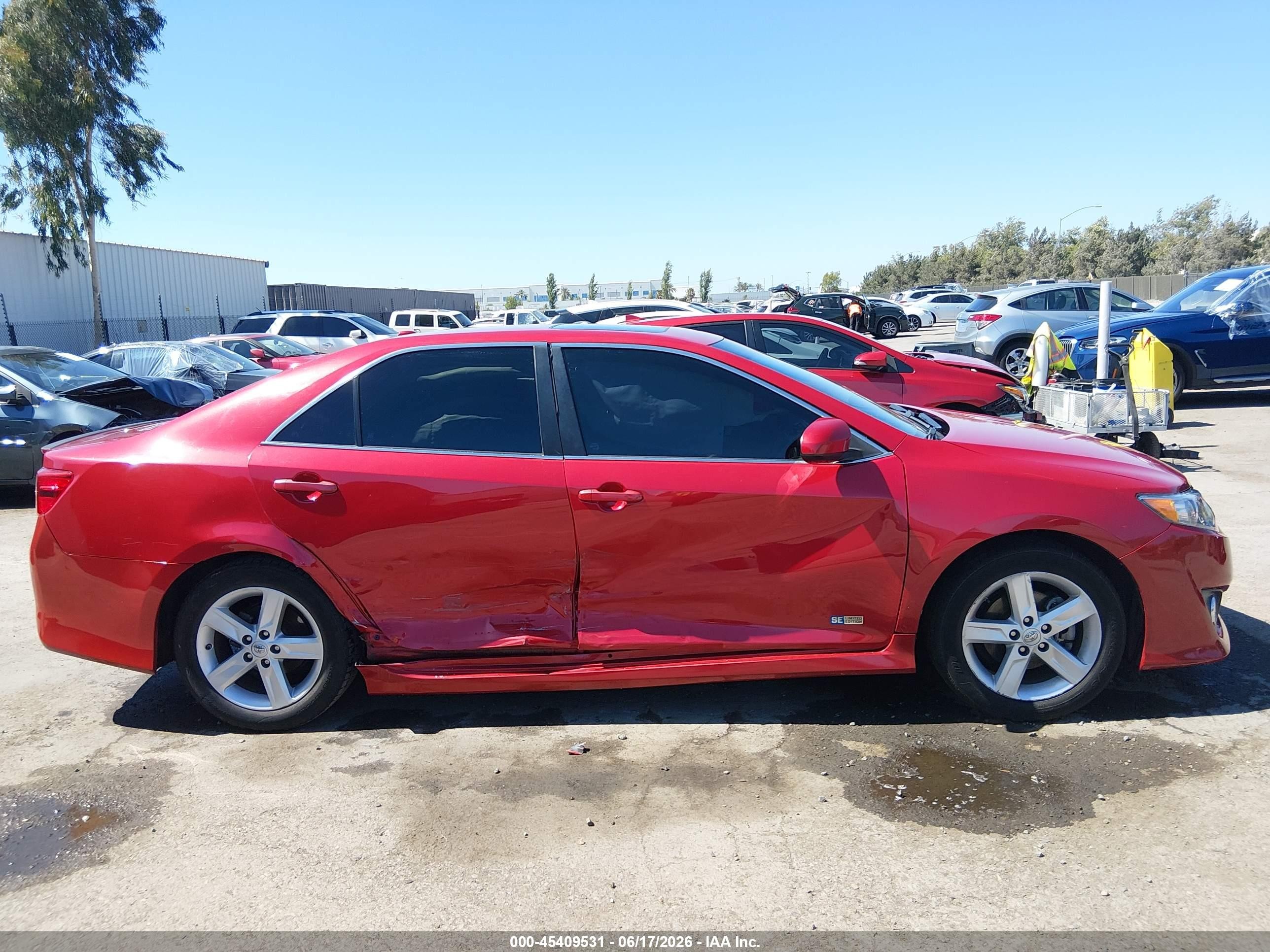2014 Toyota Camry Hybrid Se Limited Edition Red vin: 4T1BD1FK1EU125497