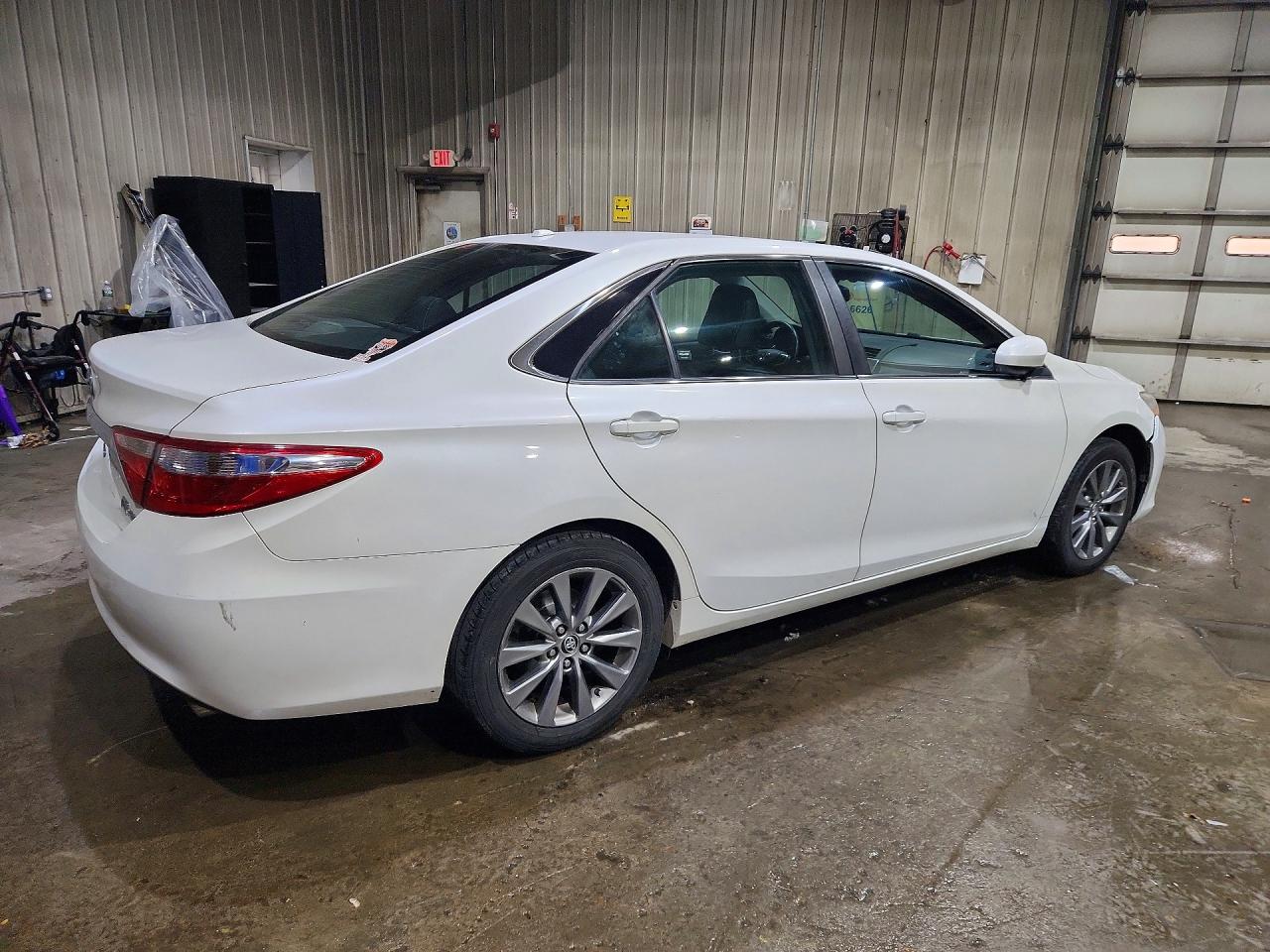 2015 Toyota Camry Hybrid Xle Белый vin: 4T1BD1FK1FU159957