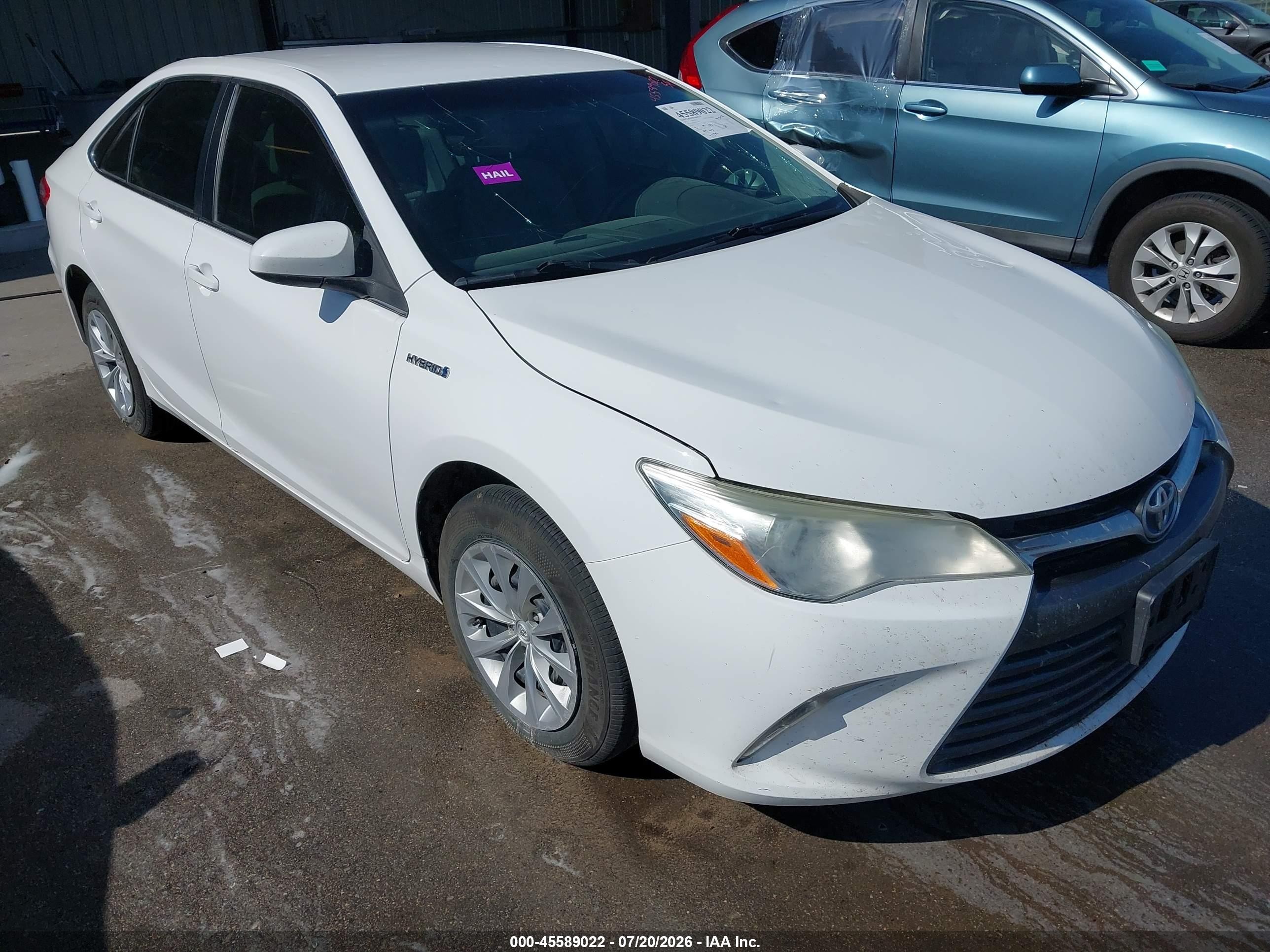 2015 Toyota Camry Hybrid Le White vin: 4T1BD1FK1FU168075