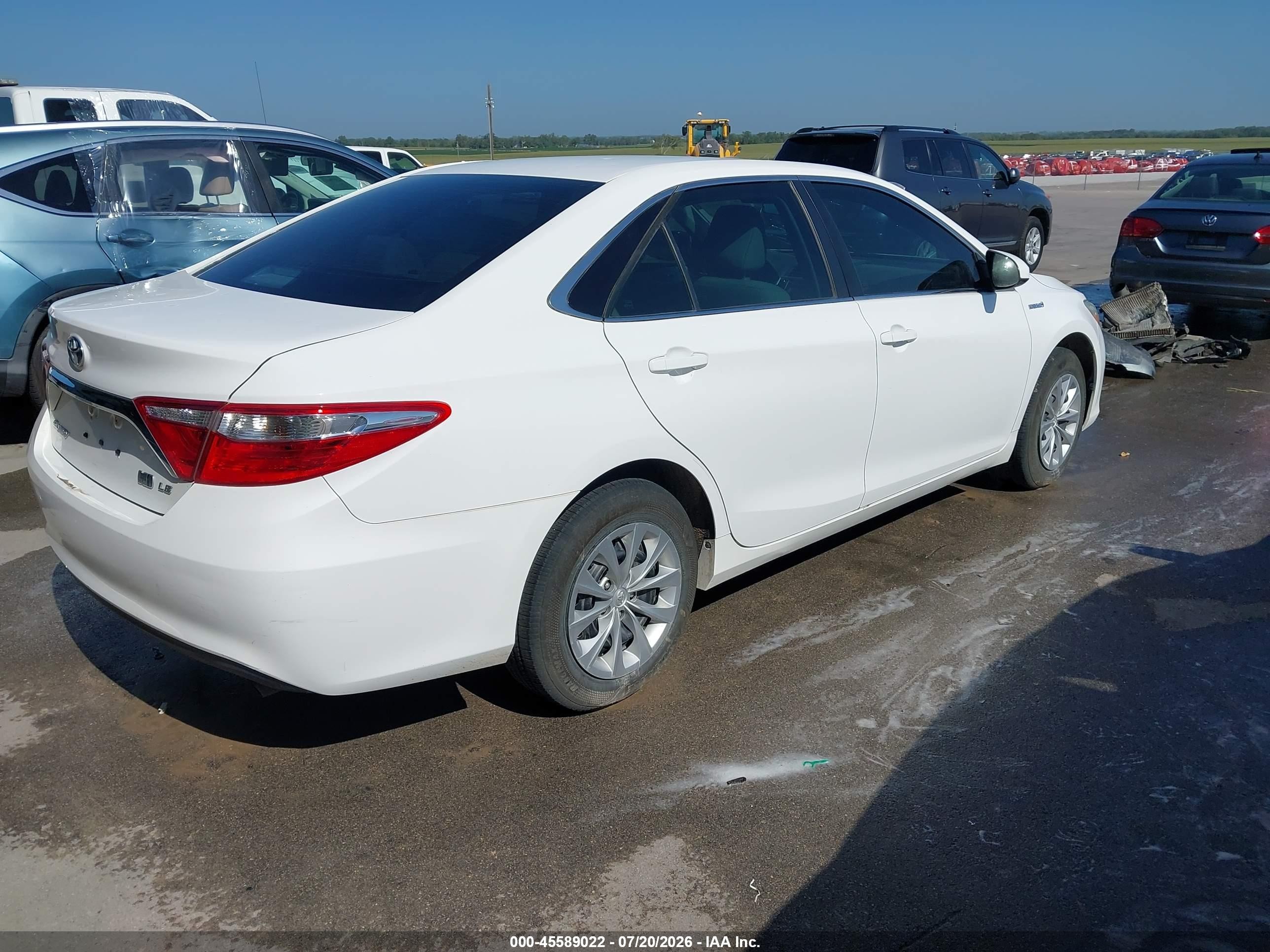 2015 Toyota Camry Hybrid Le White vin: 4T1BD1FK1FU168075
