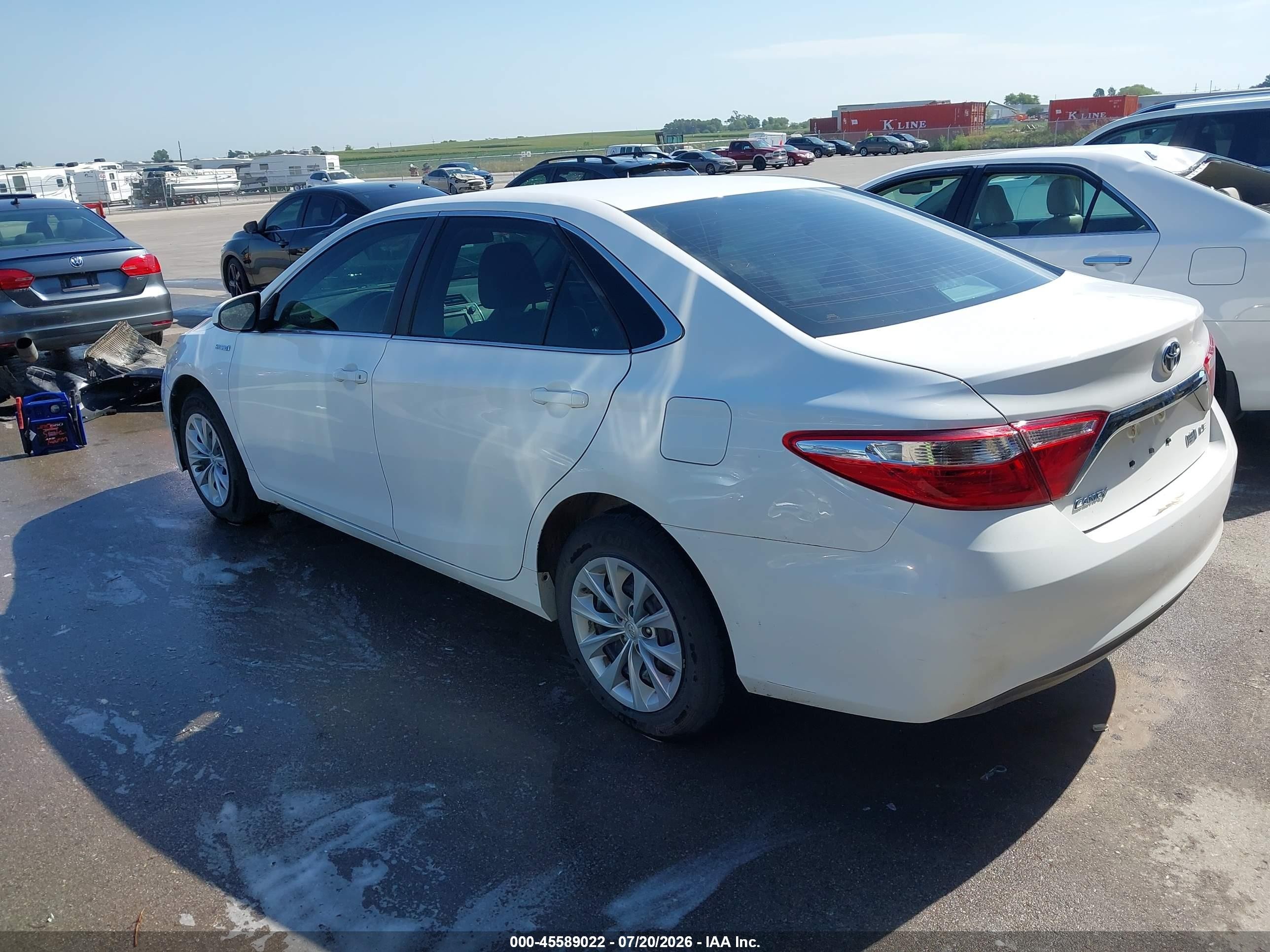 2015 Toyota Camry Hybrid Le White vin: 4T1BD1FK1FU168075