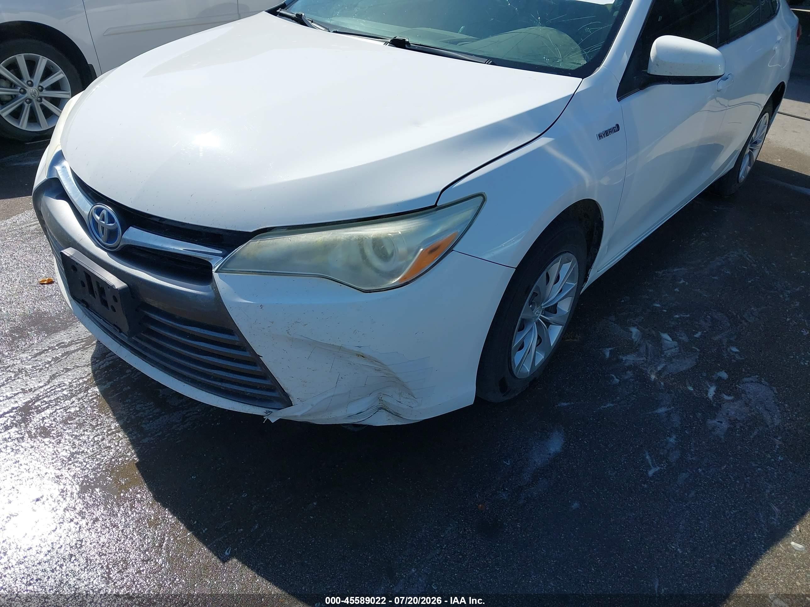 2015 Toyota Camry Hybrid Le White vin: 4T1BD1FK1FU168075