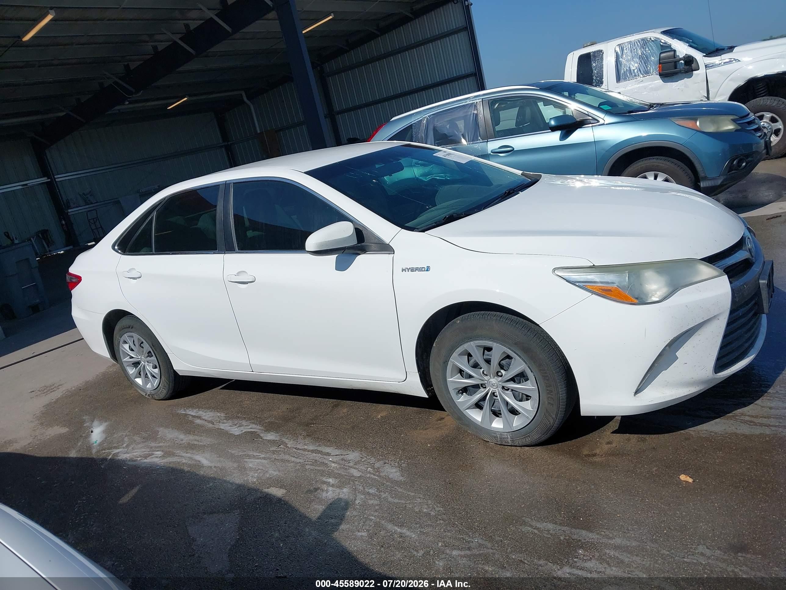 2015 Toyota Camry Hybrid Le White vin: 4T1BD1FK1FU168075