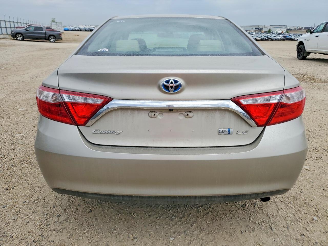 2015 Toyota Camry Hybrid Le Beige vin: 4T1BD1FK1FU171395