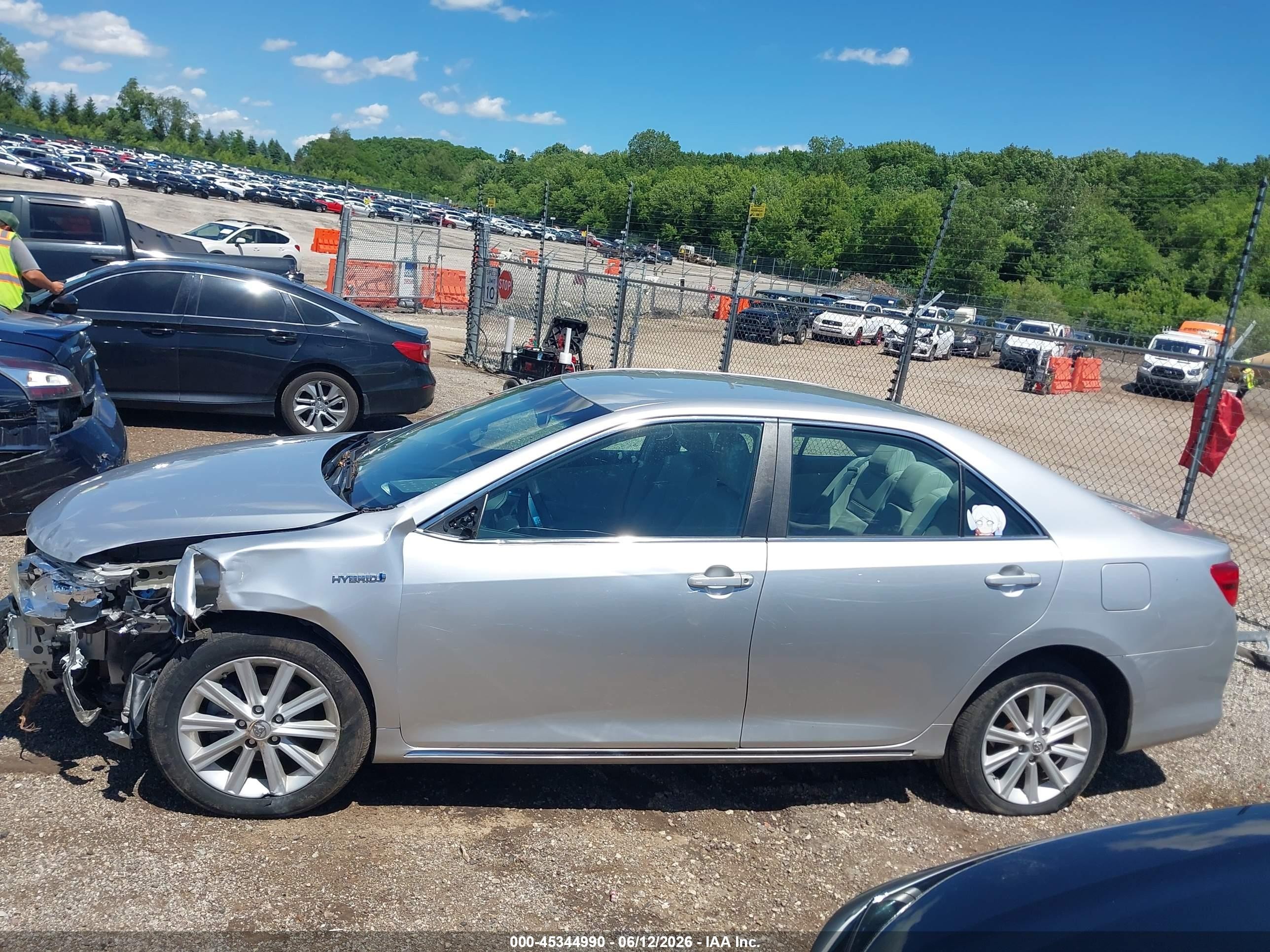 2013 Toyota Camry Hybrid Xle Silver vin: 4T1BD1FK2DU077183