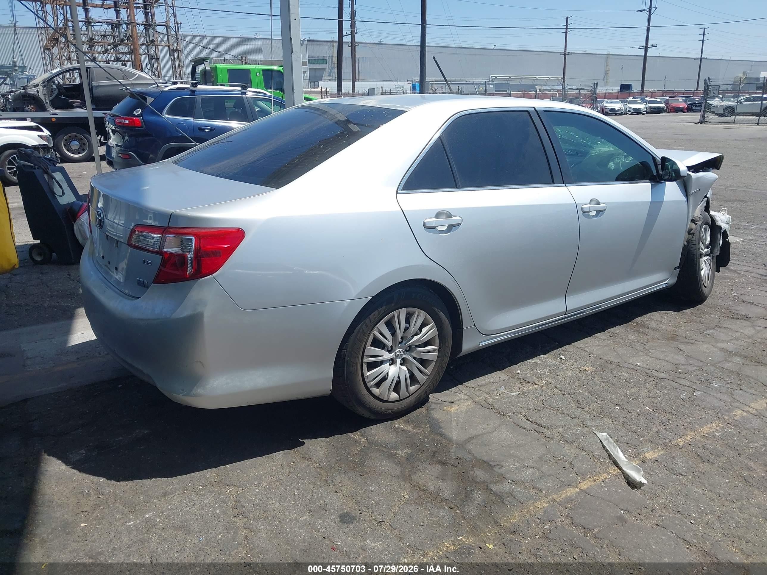 2014 Toyota Camry Hybrid Le Серебряный vin: 4T1BD1FK2EU098729