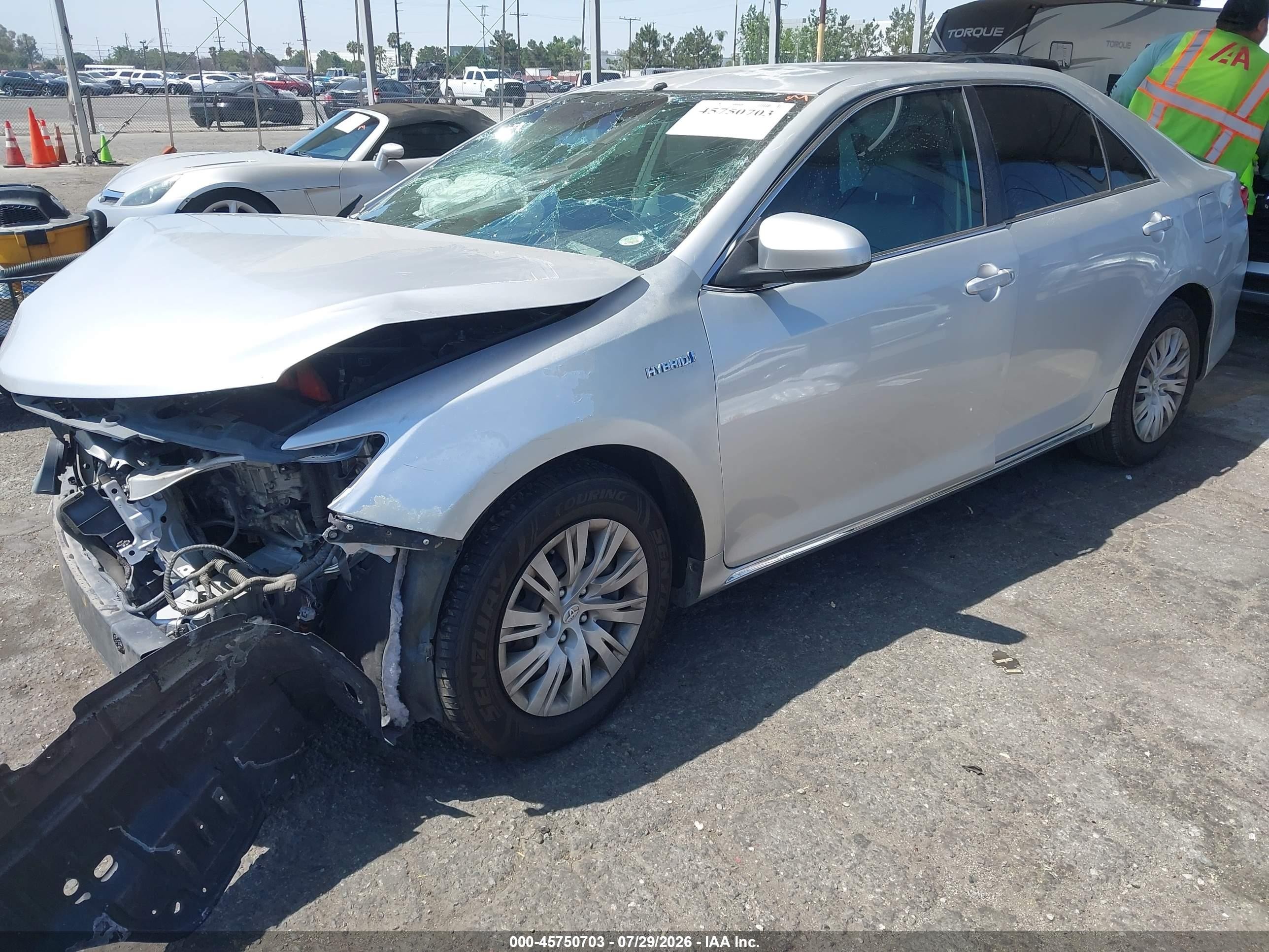 2014 Toyota Camry Hybrid Le Серебряный vin: 4T1BD1FK2EU098729