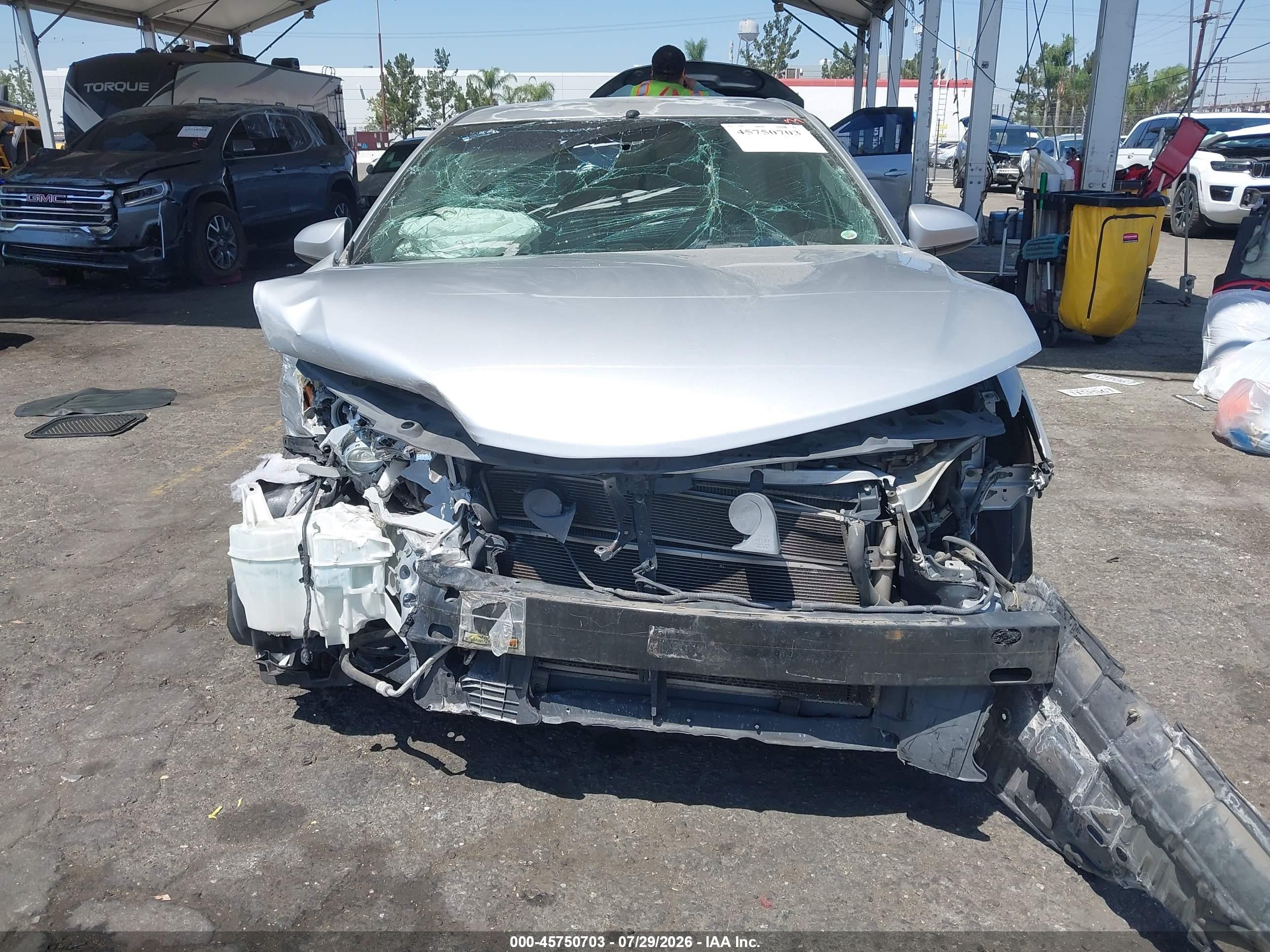 2014 Toyota Camry Hybrid Le Серебряный vin: 4T1BD1FK2EU098729