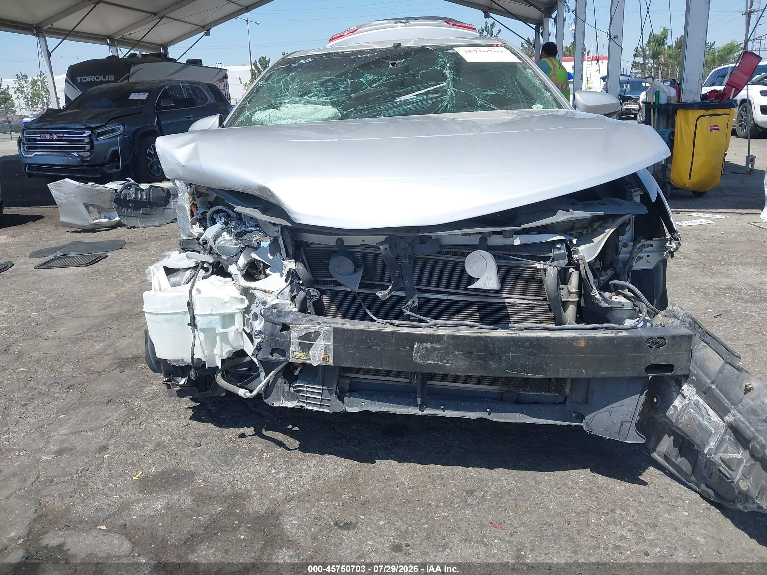 2014 Toyota Camry Hybrid Le Серебряный vin: 4T1BD1FK2EU098729