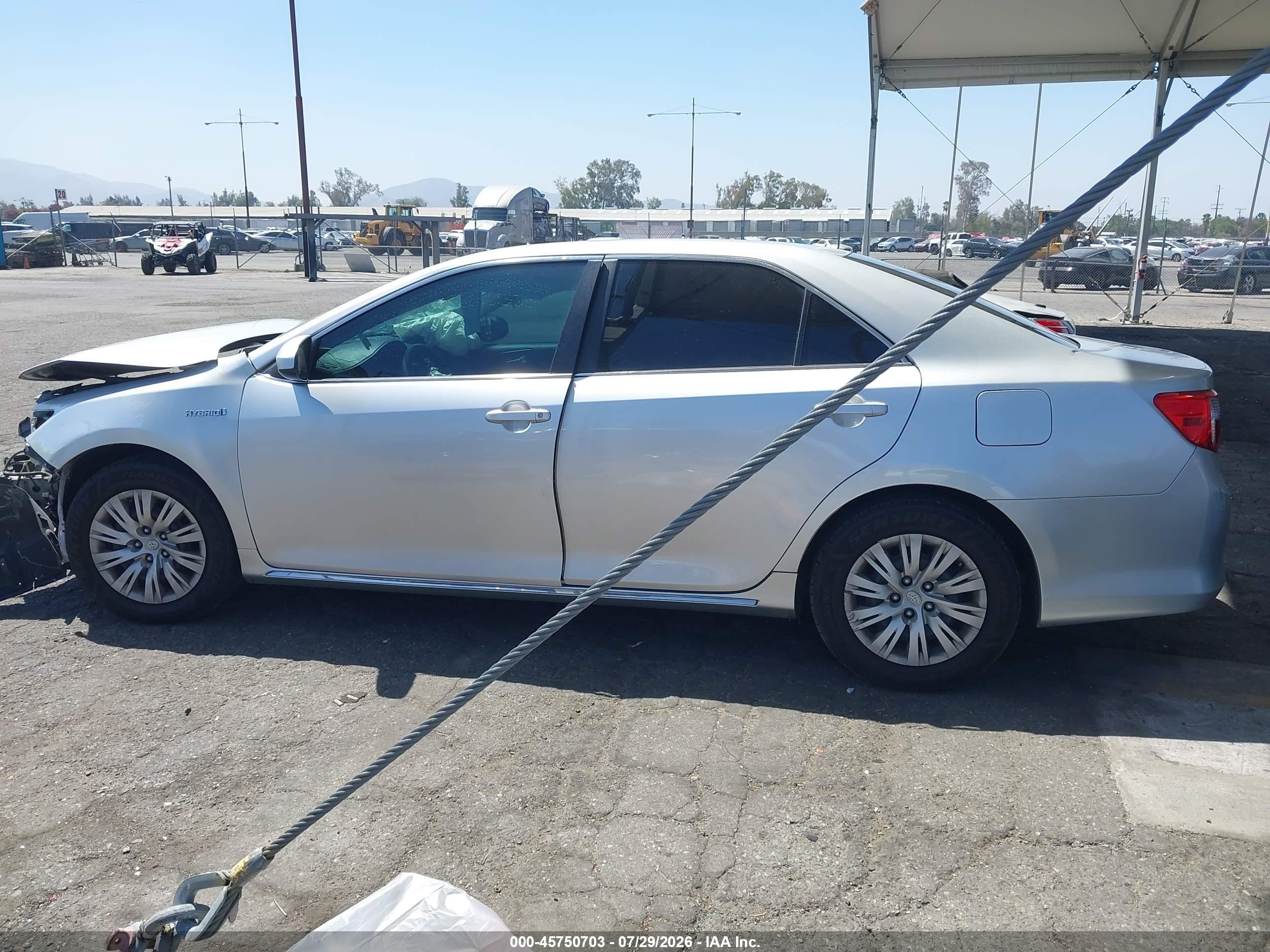 2014 Toyota Camry Hybrid Le Серебряный vin: 4T1BD1FK2EU098729