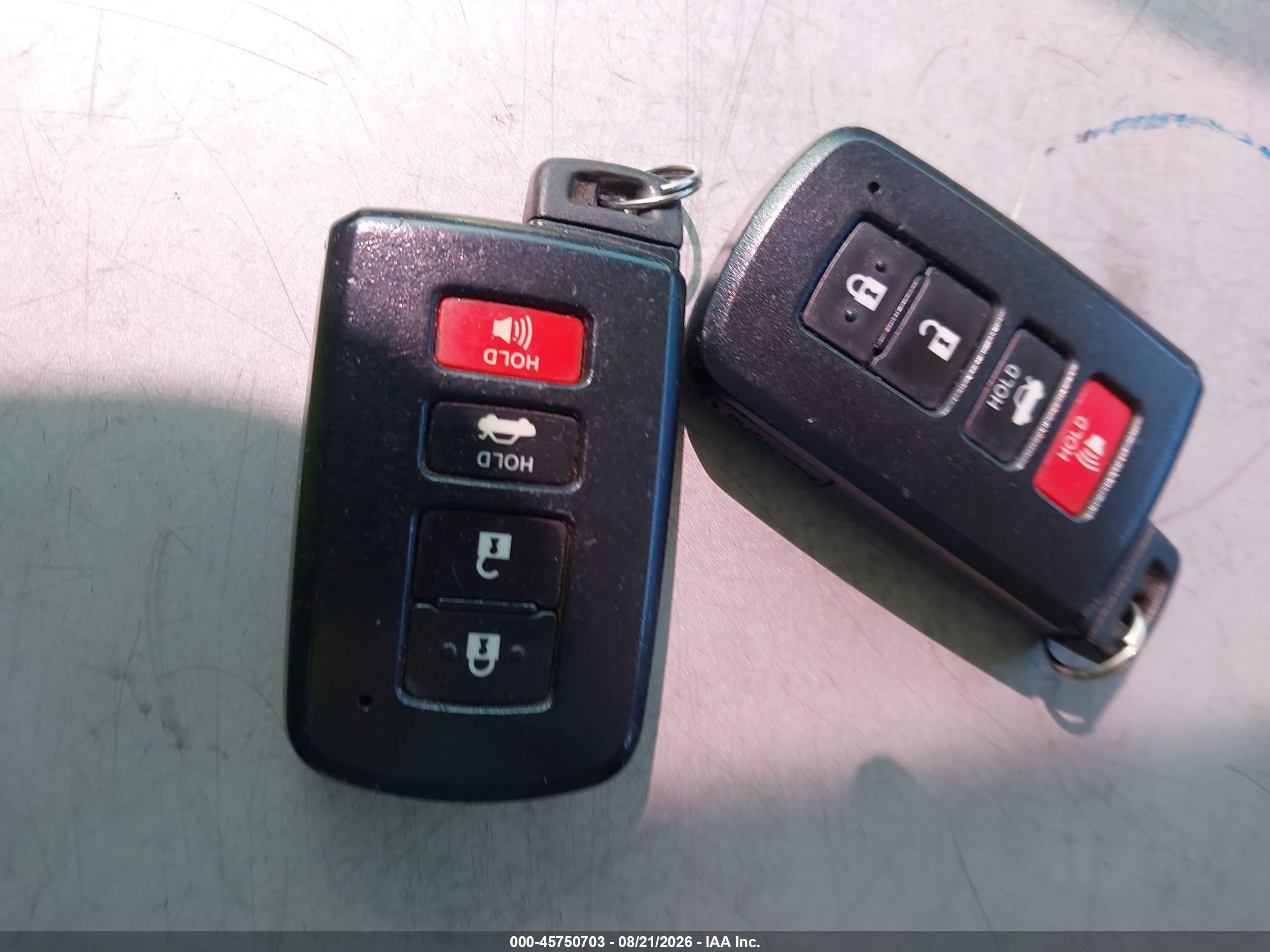2014 Toyota Camry Hybrid Le Серебряный vin: 4T1BD1FK2EU098729