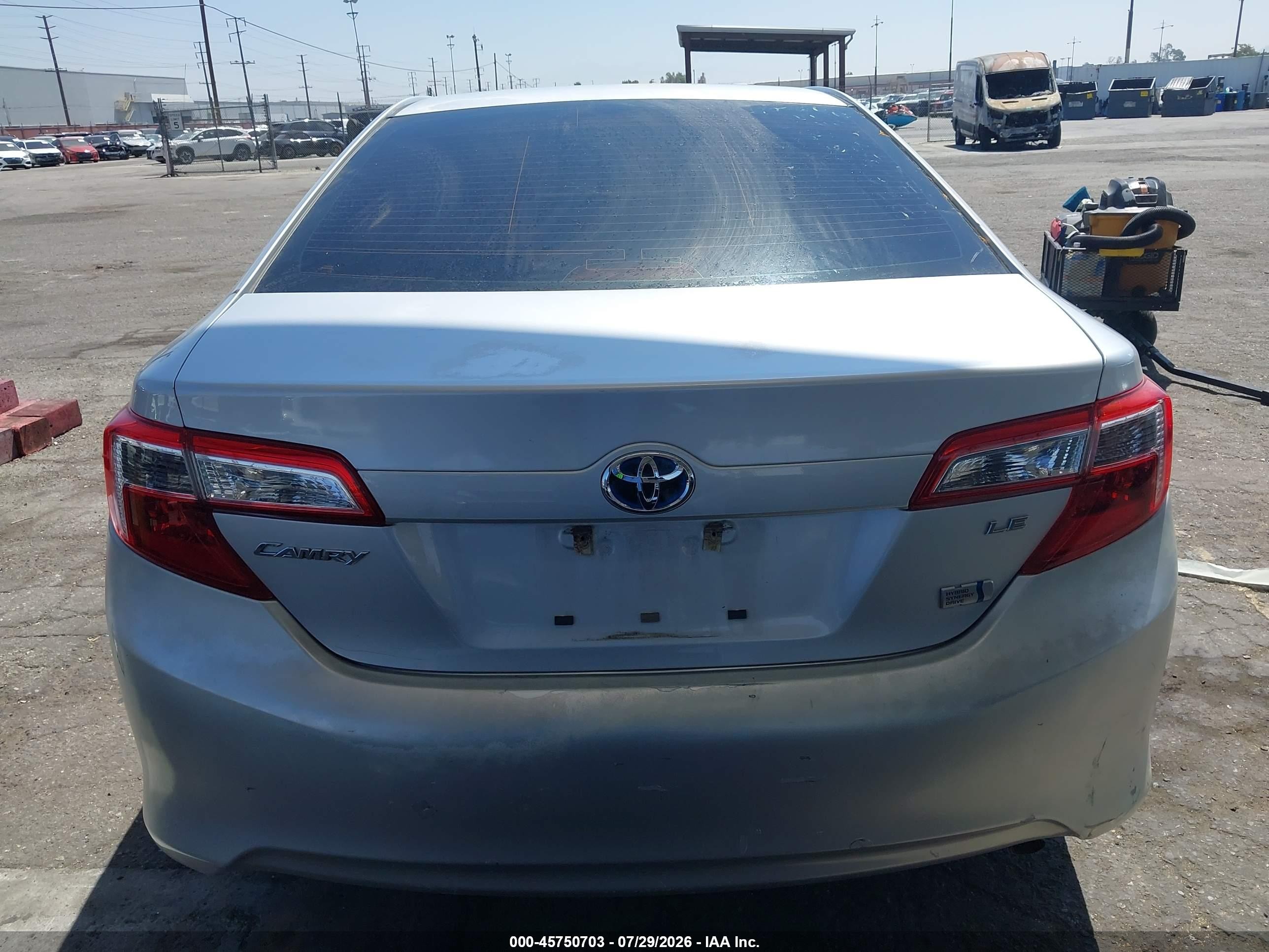 2014 Toyota Camry Hybrid Le Серебряный vin: 4T1BD1FK2EU098729