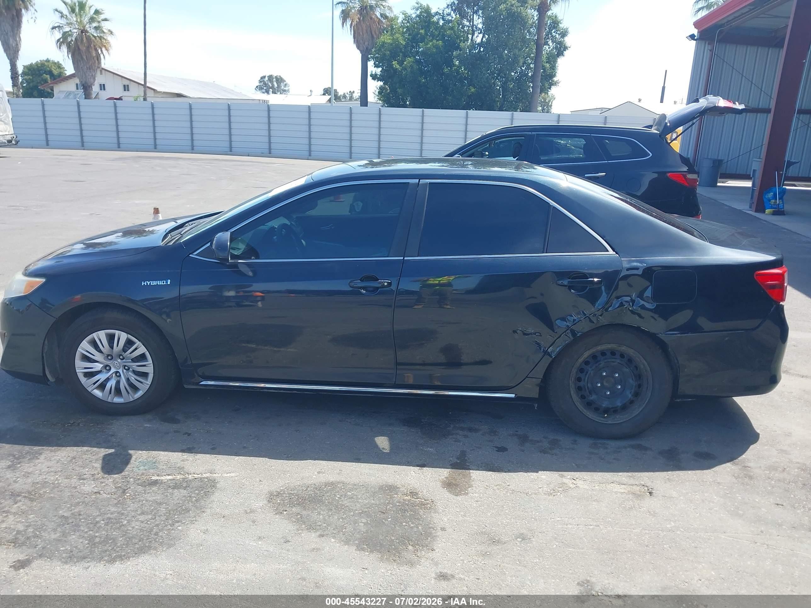 2014 Toyota Camry Hybrid Le Black vin: 4T1BD1FK2EU099654