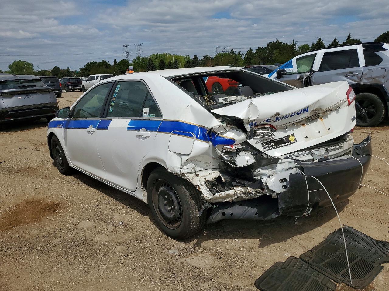 2014 Toyota Camry Hybrid Le Белый vin: 4T1BD1FK2EU110930