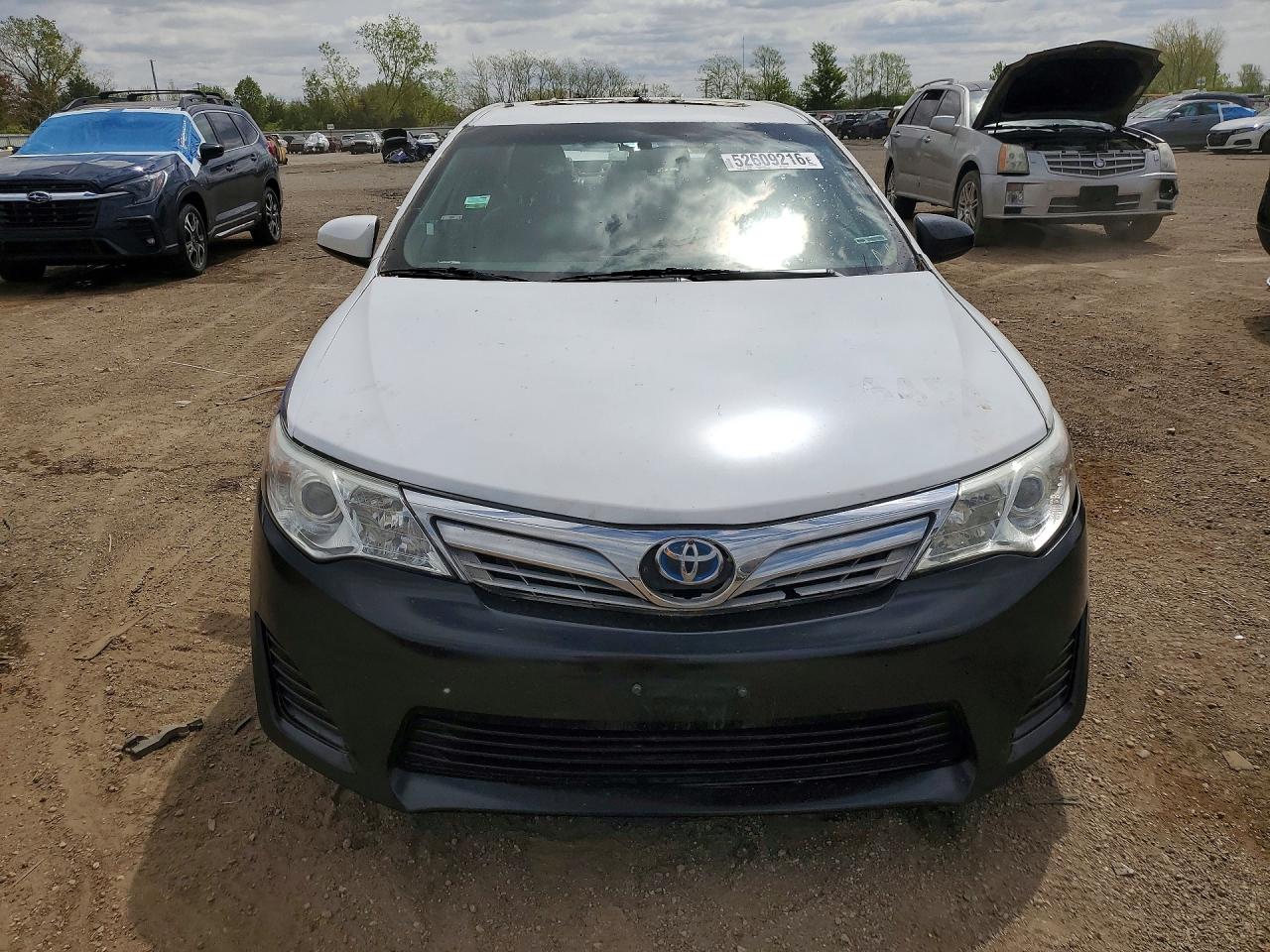 2014 Toyota Camry Hybrid Le Белый vin: 4T1BD1FK2EU110930