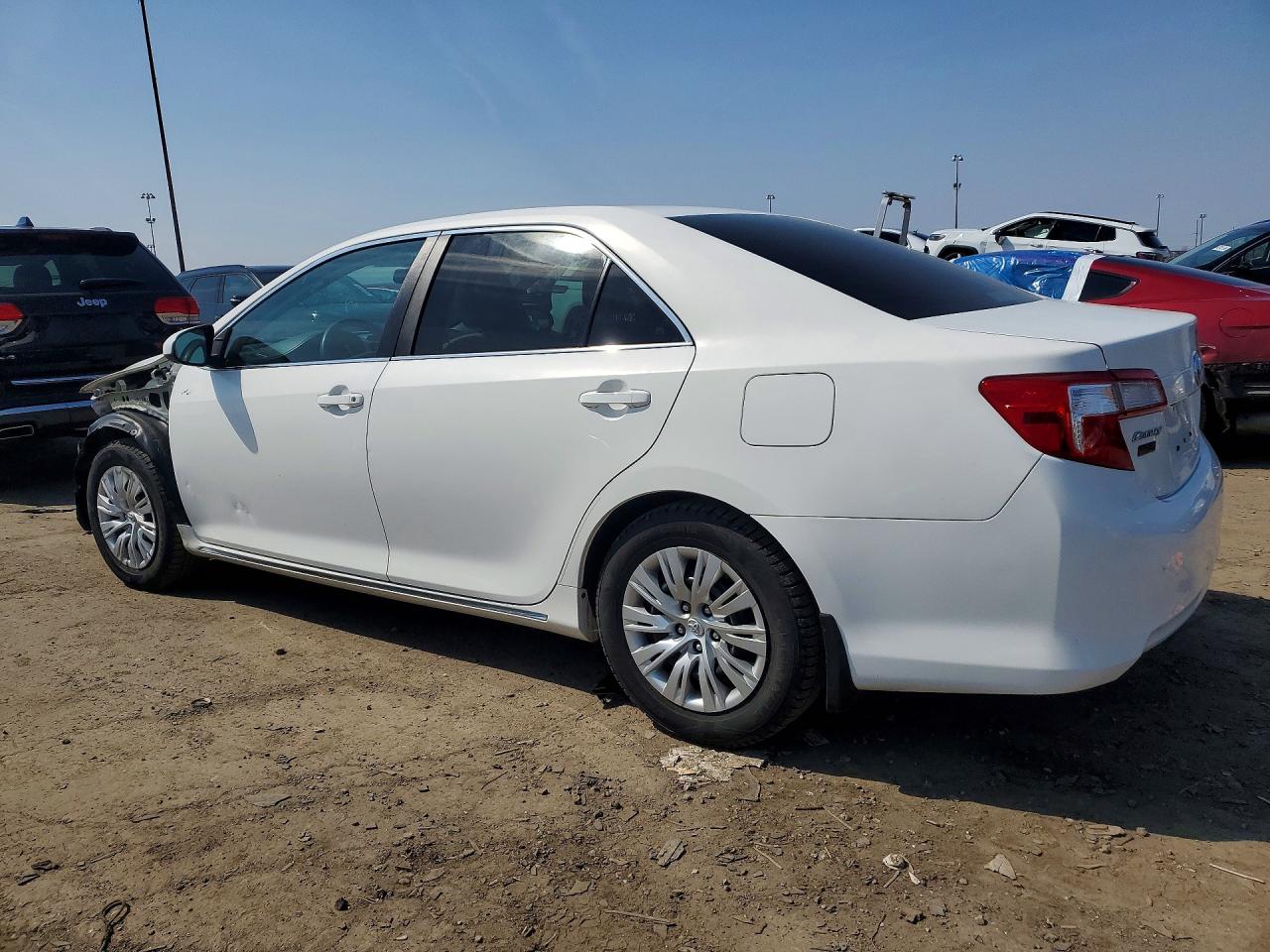 2014 Toyota Camry Hybrid Le Белый vin: 4T1BD1FK2EU114024