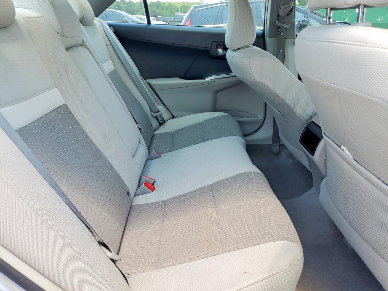 2014 Toyota Camry Hybrid Le Silver vin: 4T1BD1FK2EU130434
