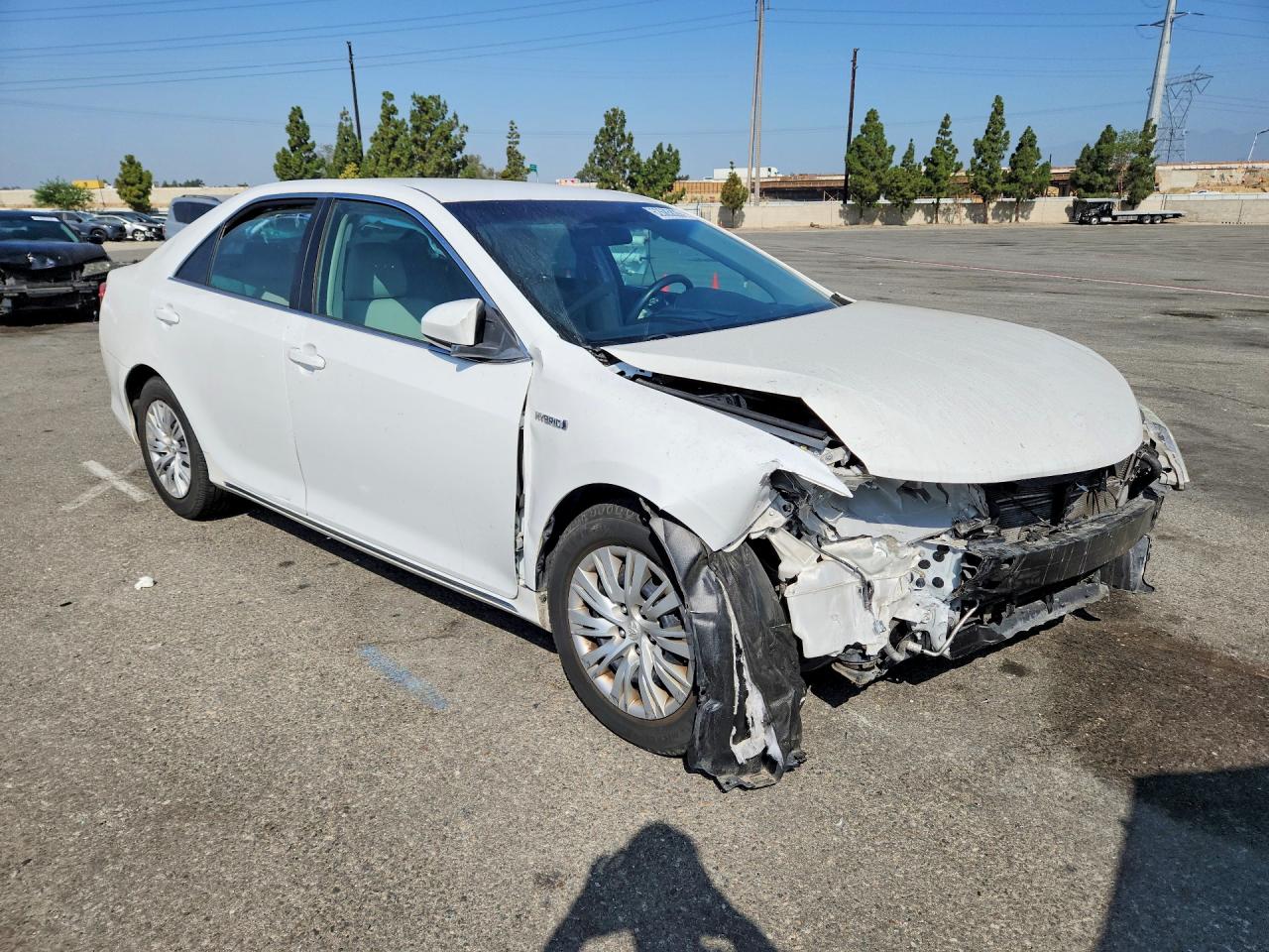 2014 Toyota Camry Hybrid Le White vin: 4T1BD1FK2EU138503