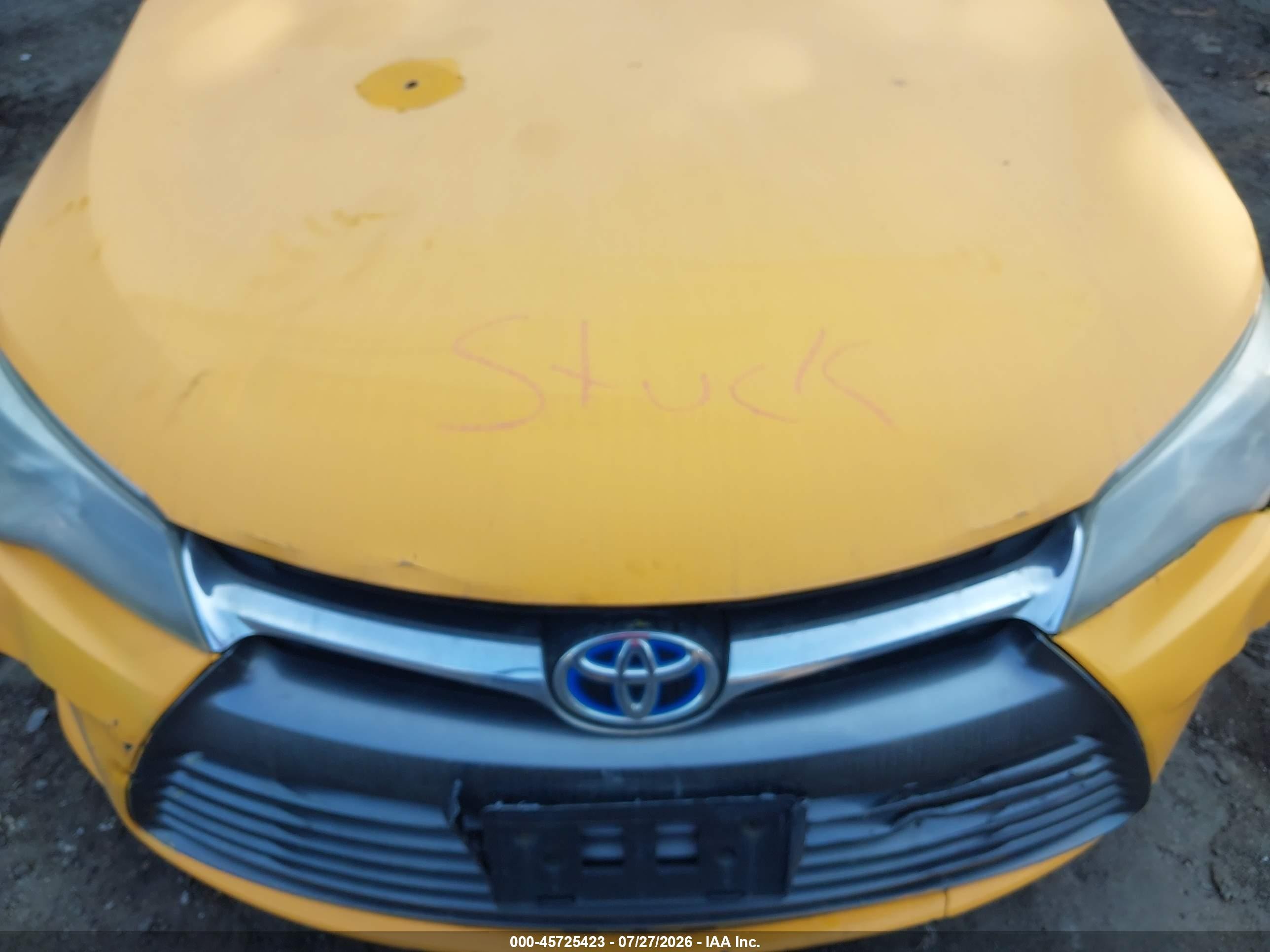 2015 Toyota Camry Hybrid Le Yellow vin: 4T1BD1FK2FU151124