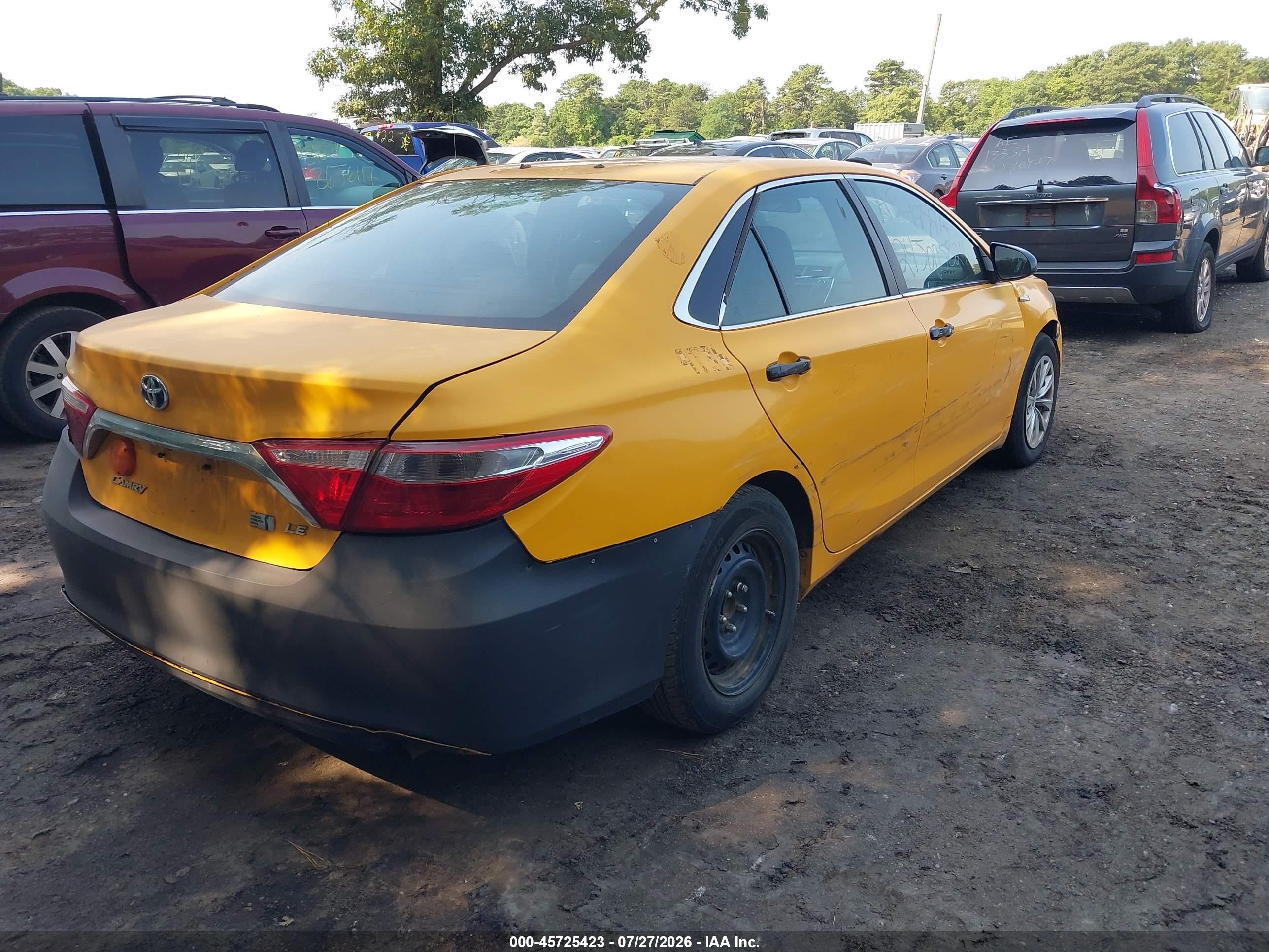 2015 Toyota Camry Hybrid Le Yellow vin: 4T1BD1FK2FU151124
