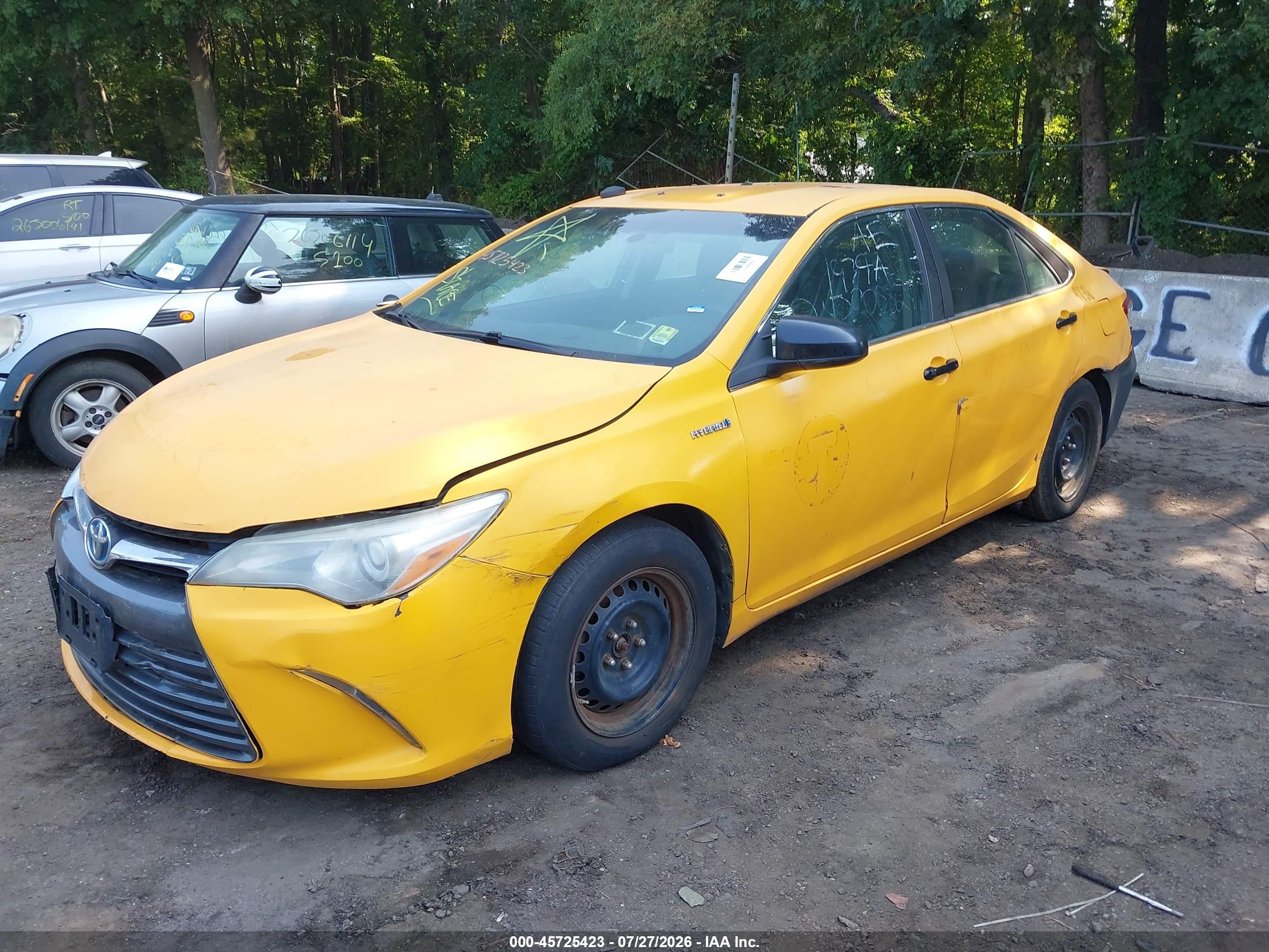 2015 Toyota Camry Hybrid Le Yellow vin: 4T1BD1FK2FU151124