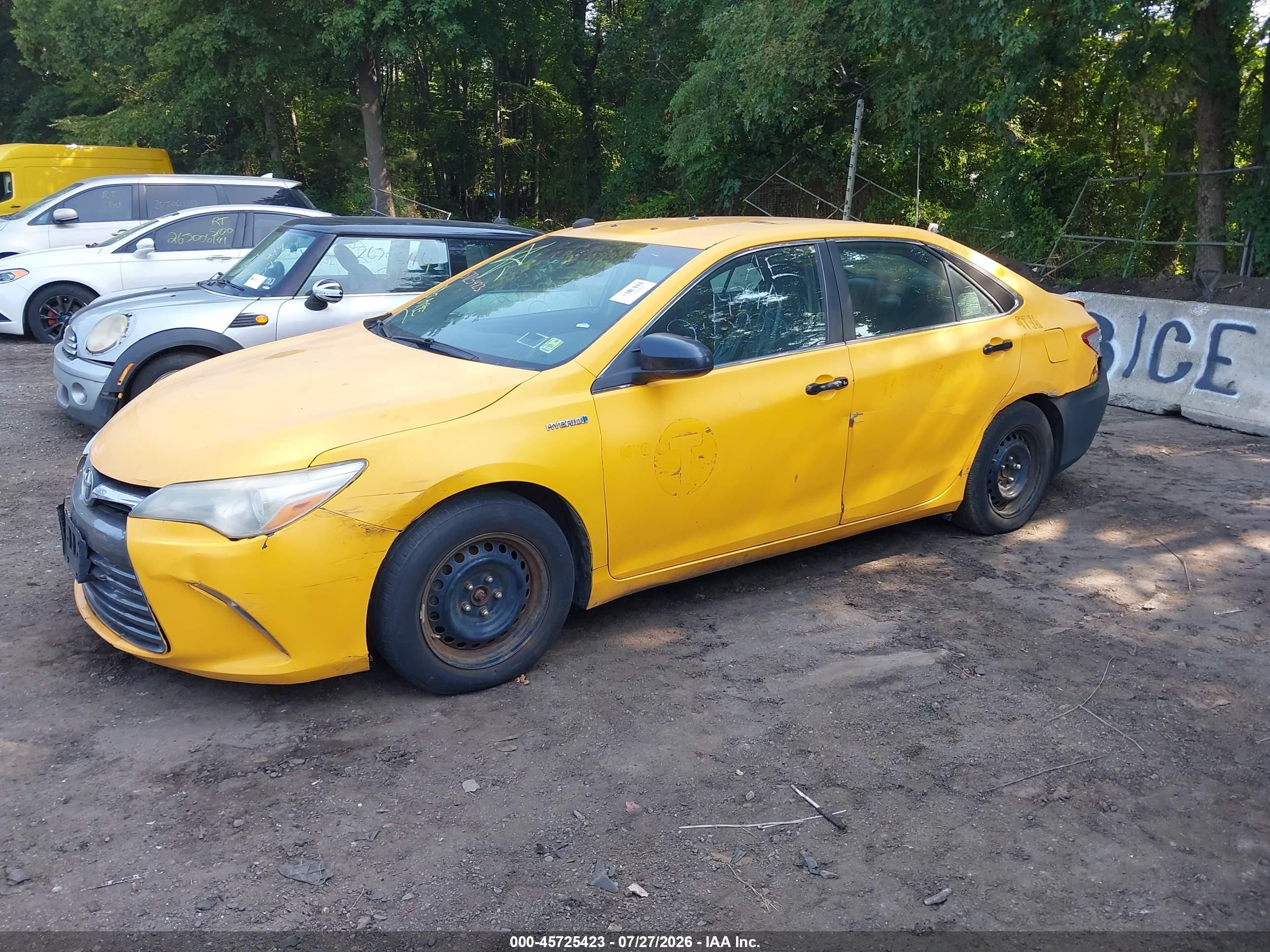 2015 Toyota Camry Hybrid Le Yellow vin: 4T1BD1FK2FU151124