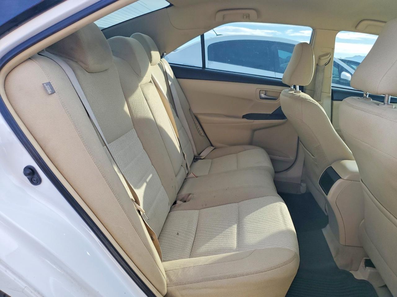 2015 Toyota Camry Hybrid Le White vin: 4T1BD1FK2FU164875