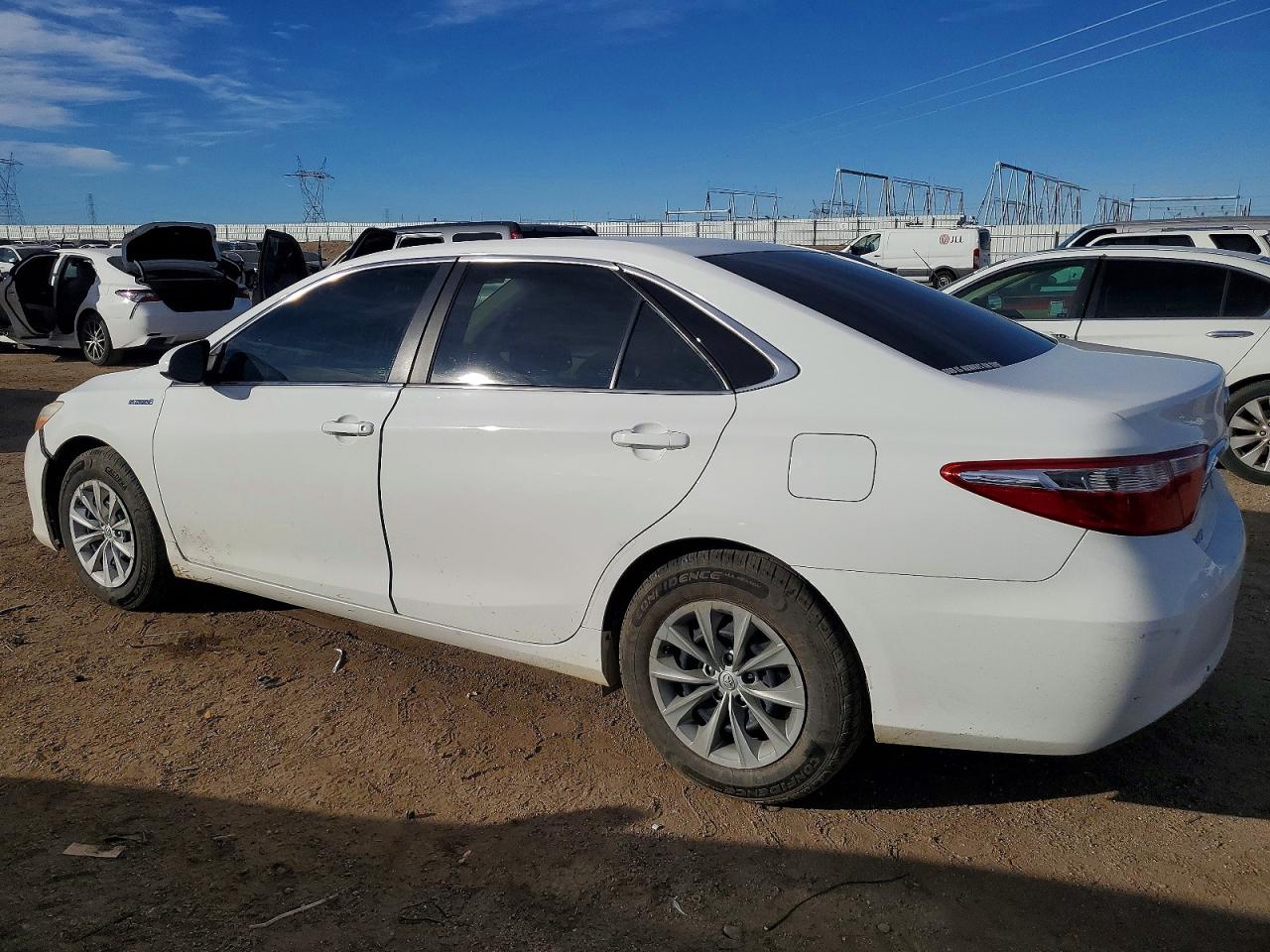 2015 Toyota Camry Hybrid Le White vin: 4T1BD1FK2FU164875