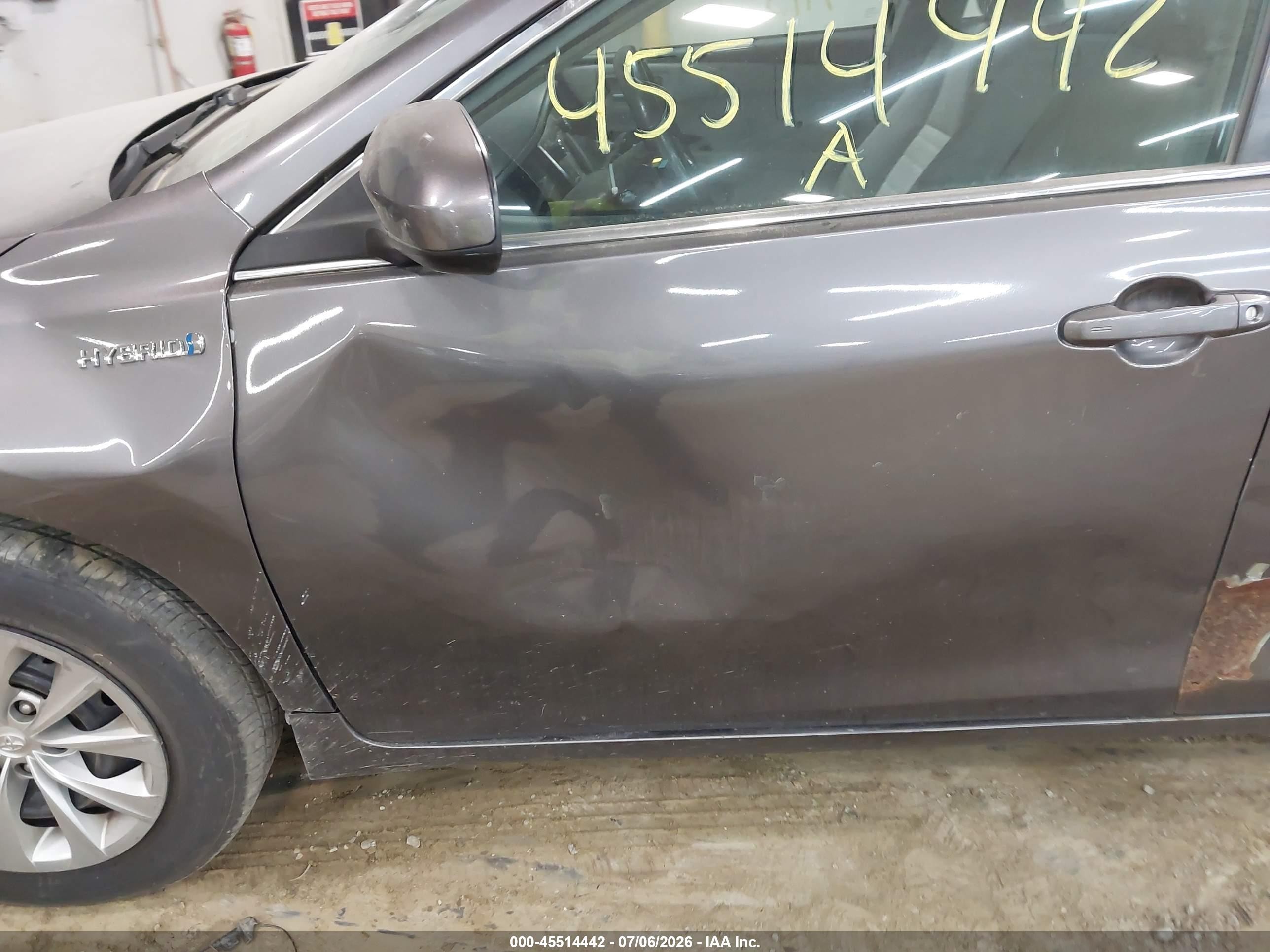 2015 Toyota Camry Hybrid Le Серый vin: 4T1BD1FK2FU171129