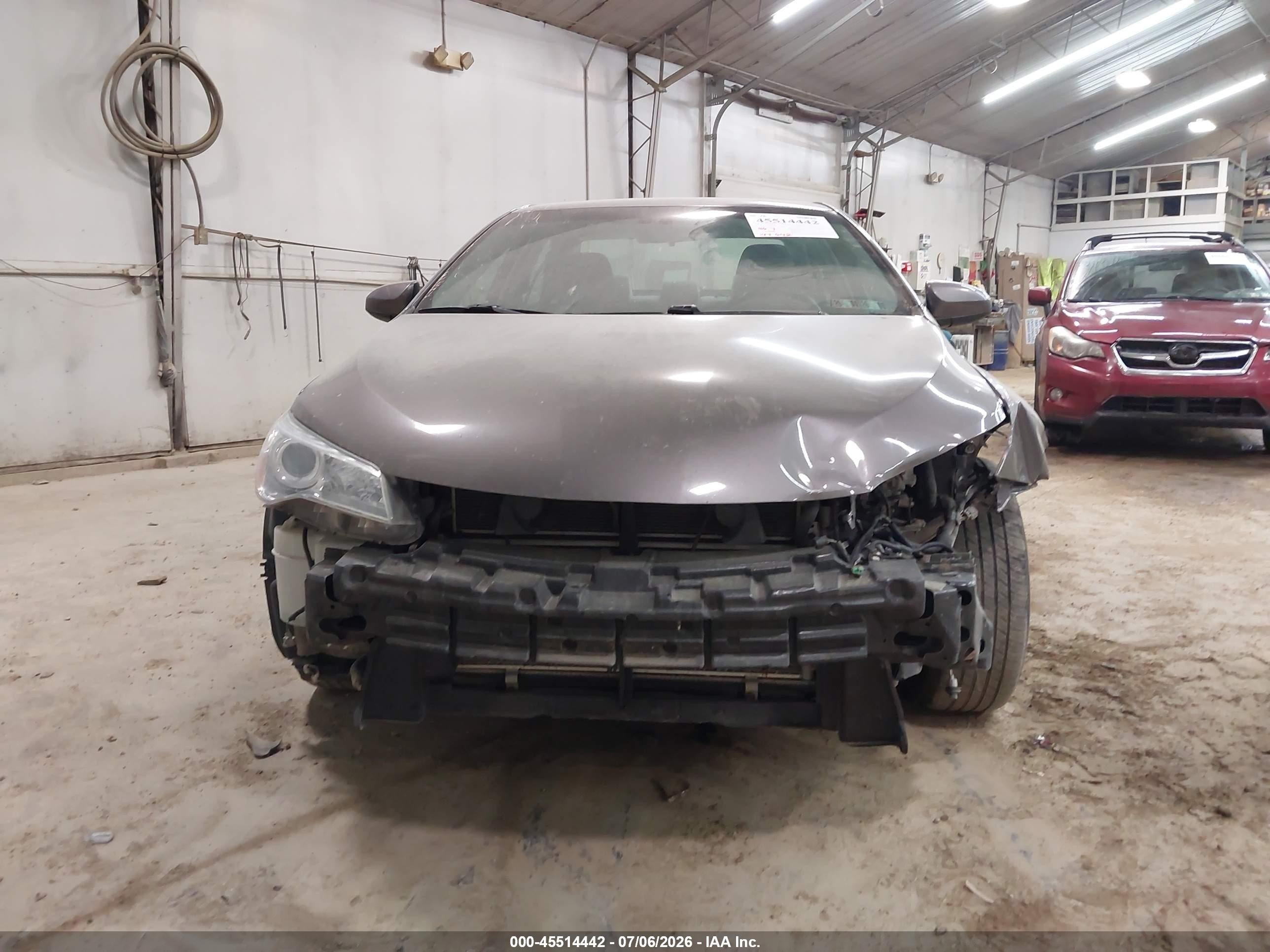 2015 Toyota Camry Hybrid Le Серый vin: 4T1BD1FK2FU171129