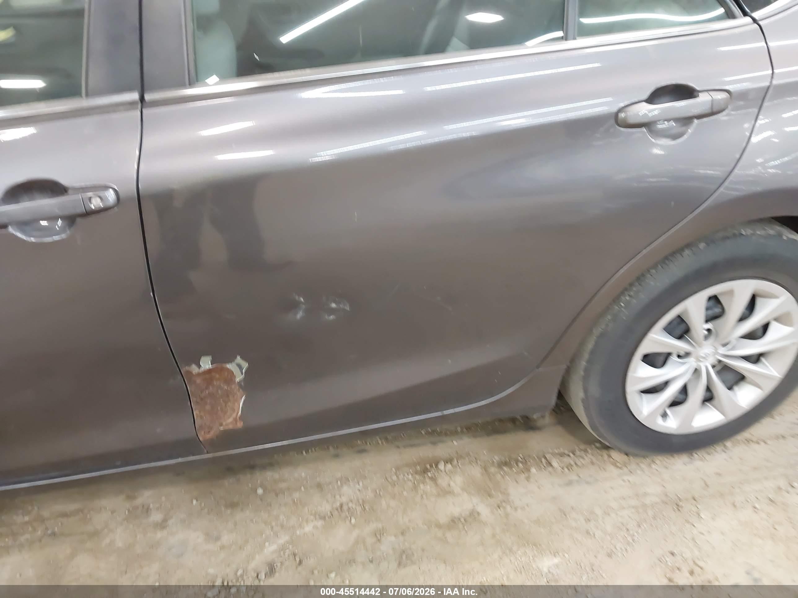 2015 Toyota Camry Hybrid Le Серый vin: 4T1BD1FK2FU171129