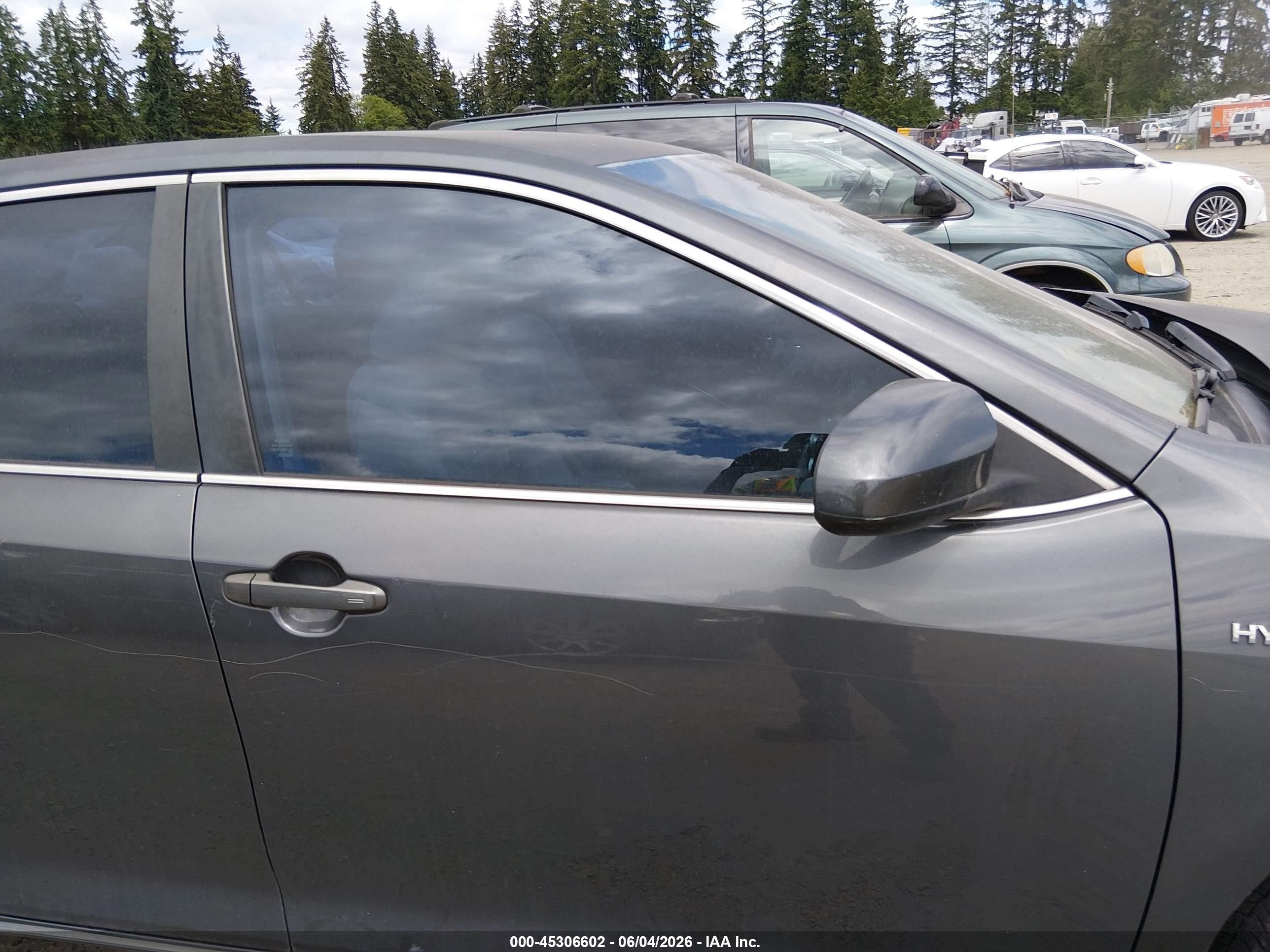 2012 Toyota Camry Hybrid Le Серый vin: 4T1BD1FK3CU031991