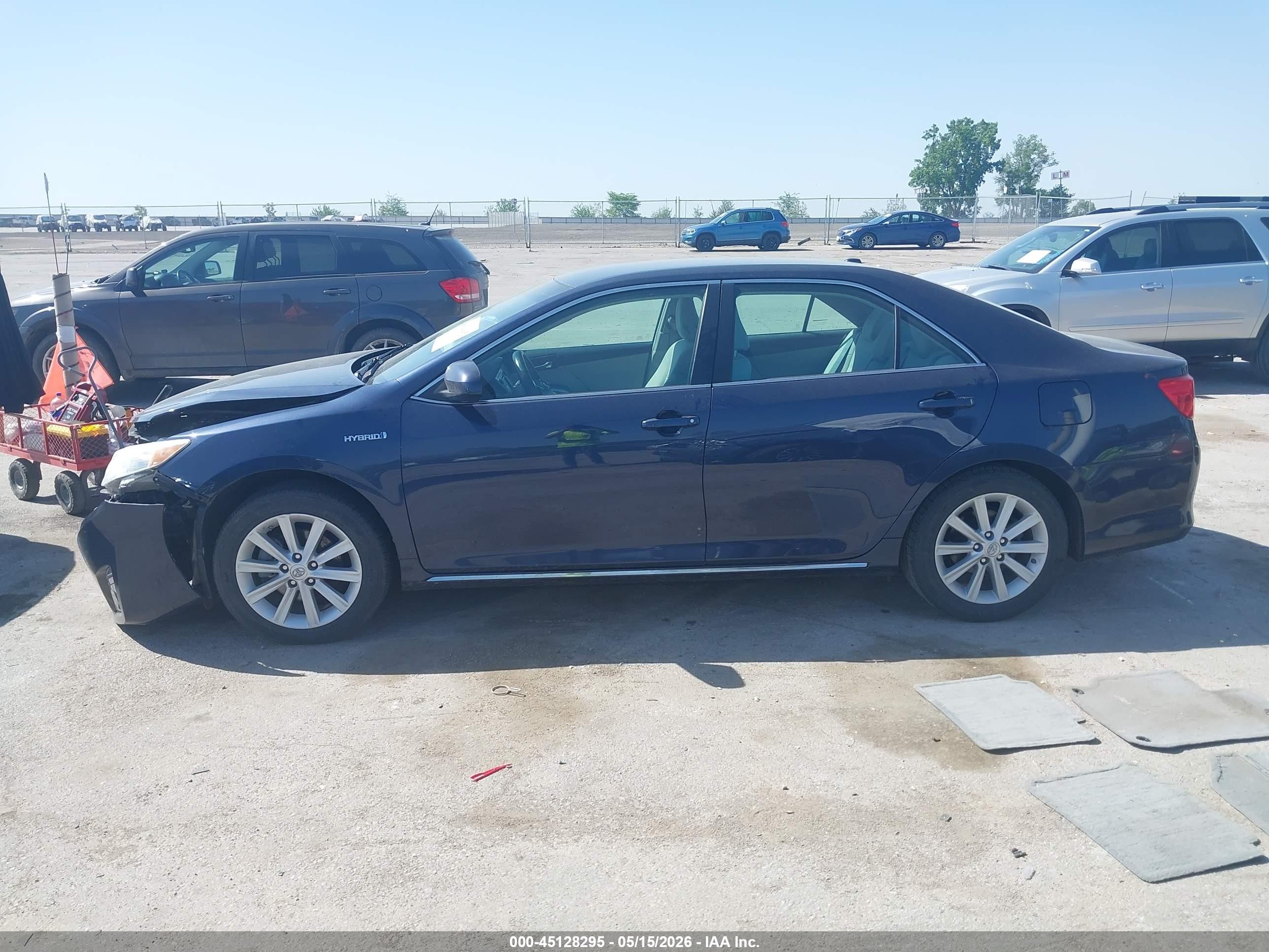 2014 Toyota Camry Hybrid Xle Blue vin: 4T1BD1FK3EU122312