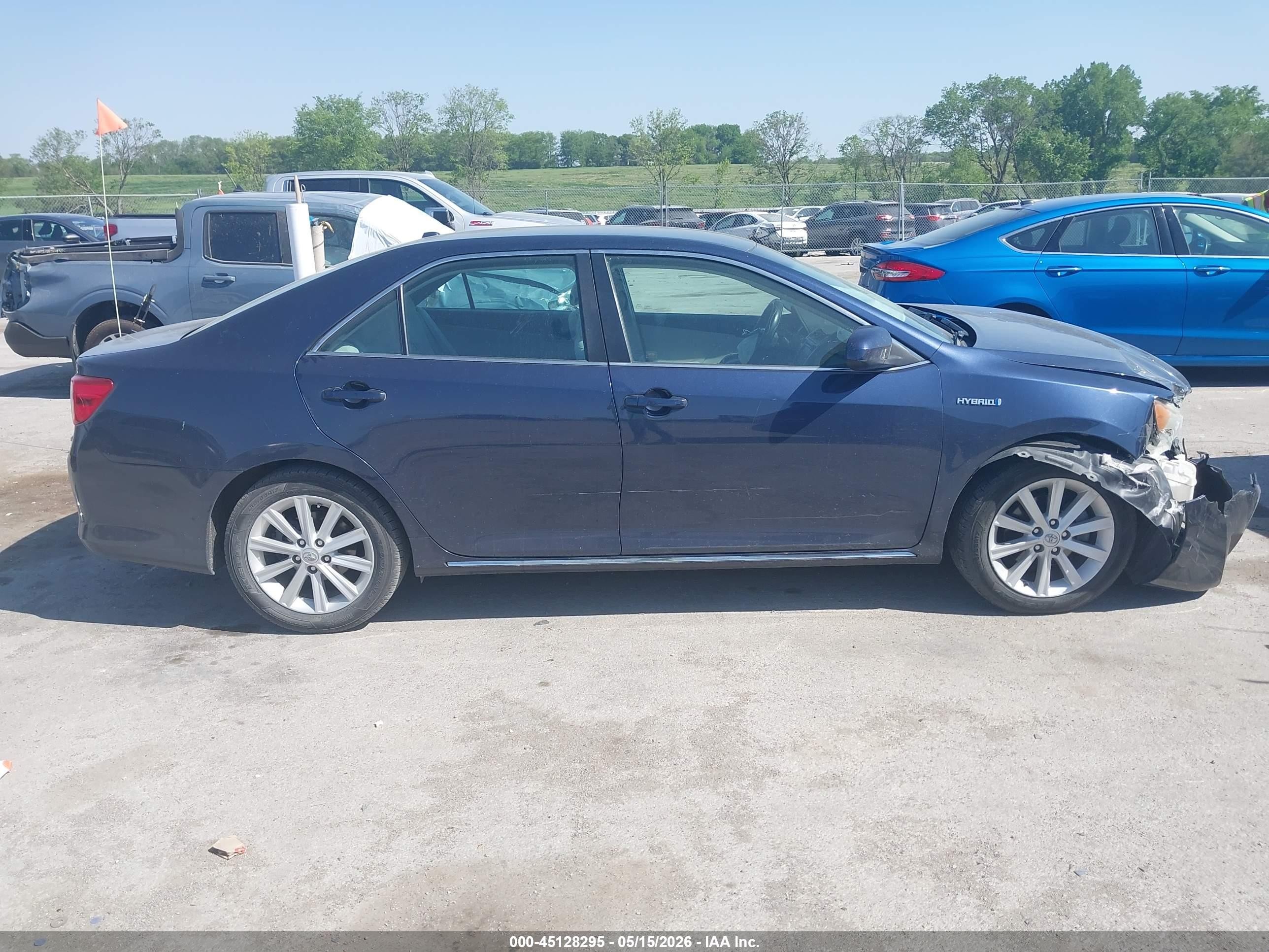 2014 Toyota Camry Hybrid Xle Blue vin: 4T1BD1FK3EU122312