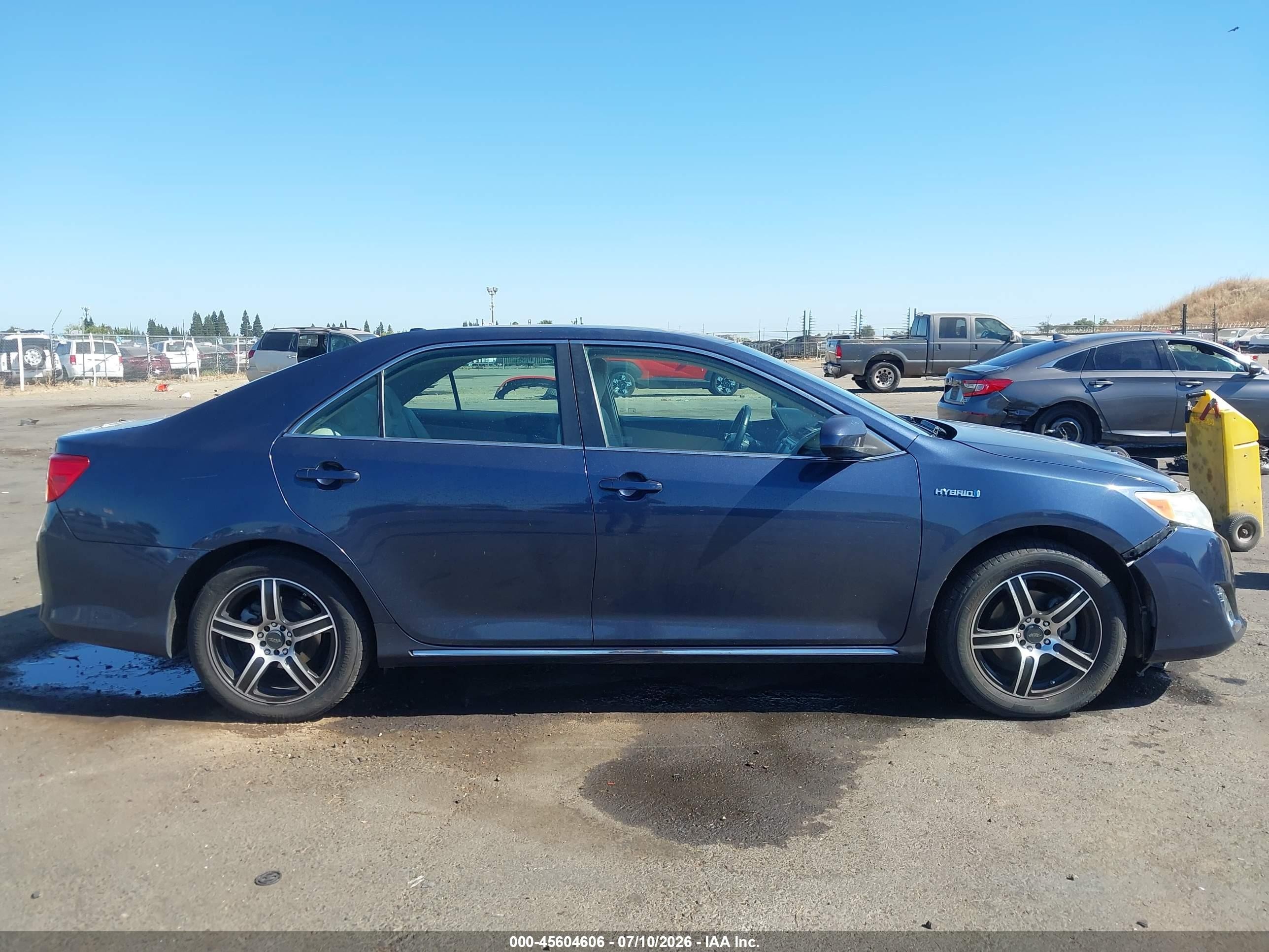 2014 Toyota Camry Hybrid Xle Blue vin: 4T1BD1FK3EU125114