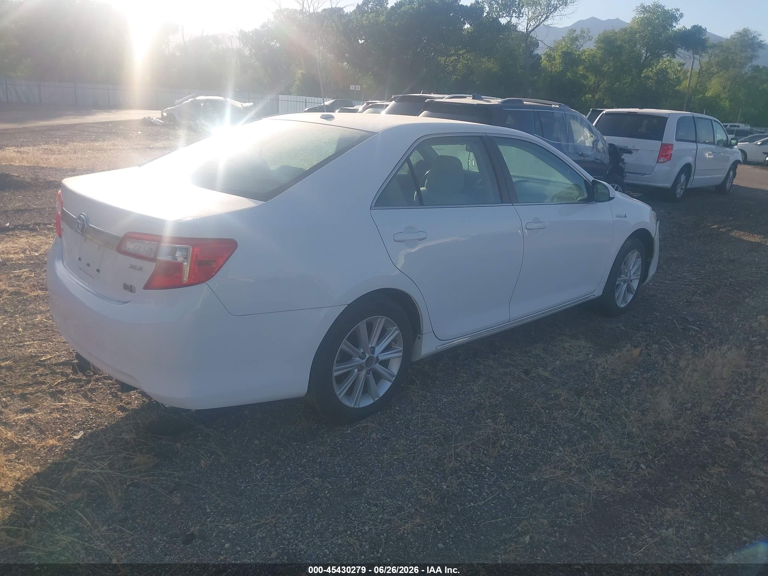 2014 Toyota Camry Hybrid Xle White vin: 4T1BD1FK3EU131477