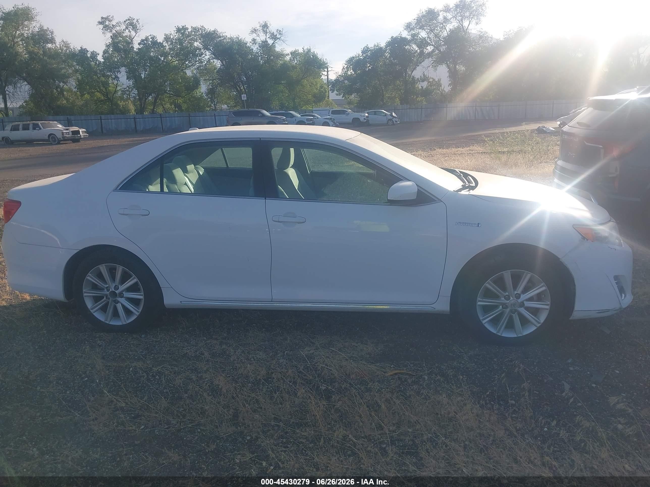 2014 Toyota Camry Hybrid Xle White vin: 4T1BD1FK3EU131477