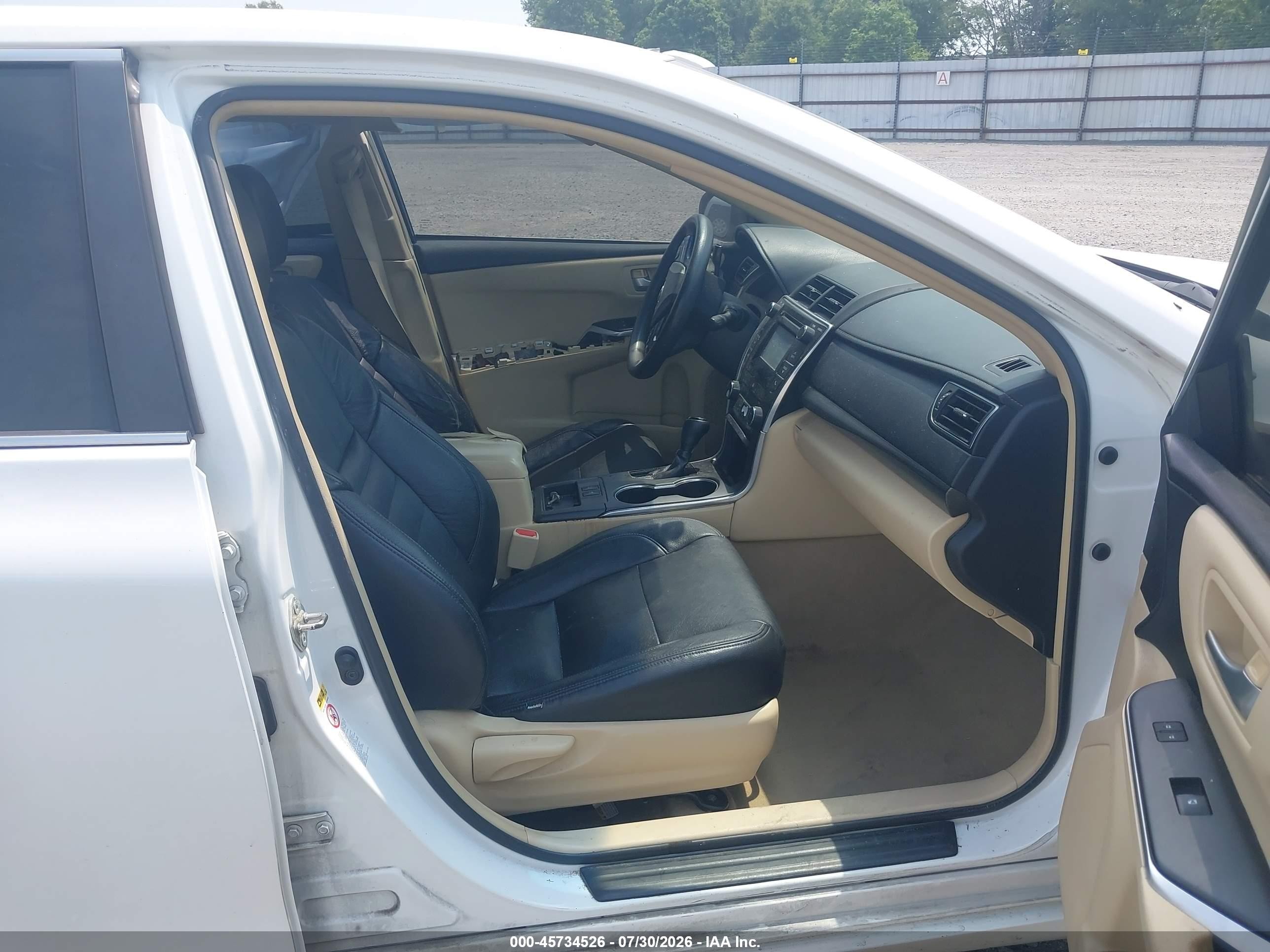 2015 Toyota Camry Hybrid Le White vin: 4T1BD1FK3FU147390