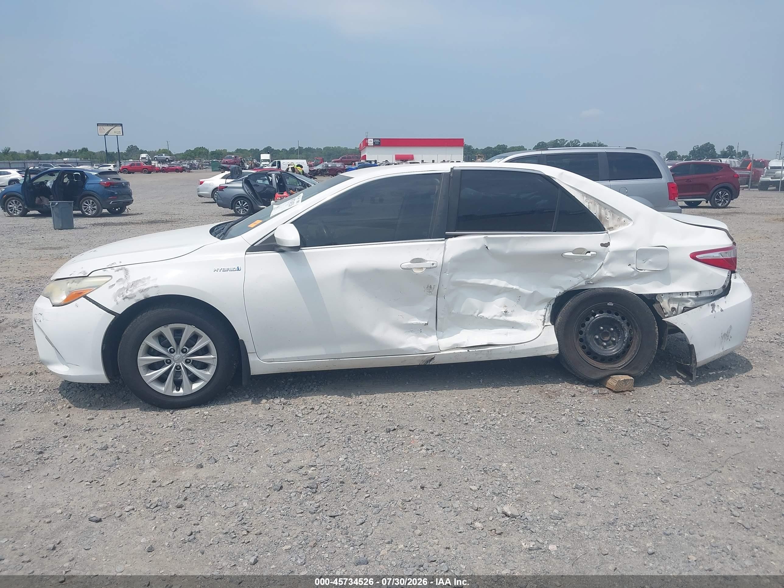 2015 Toyota Camry Hybrid Le White vin: 4T1BD1FK3FU147390