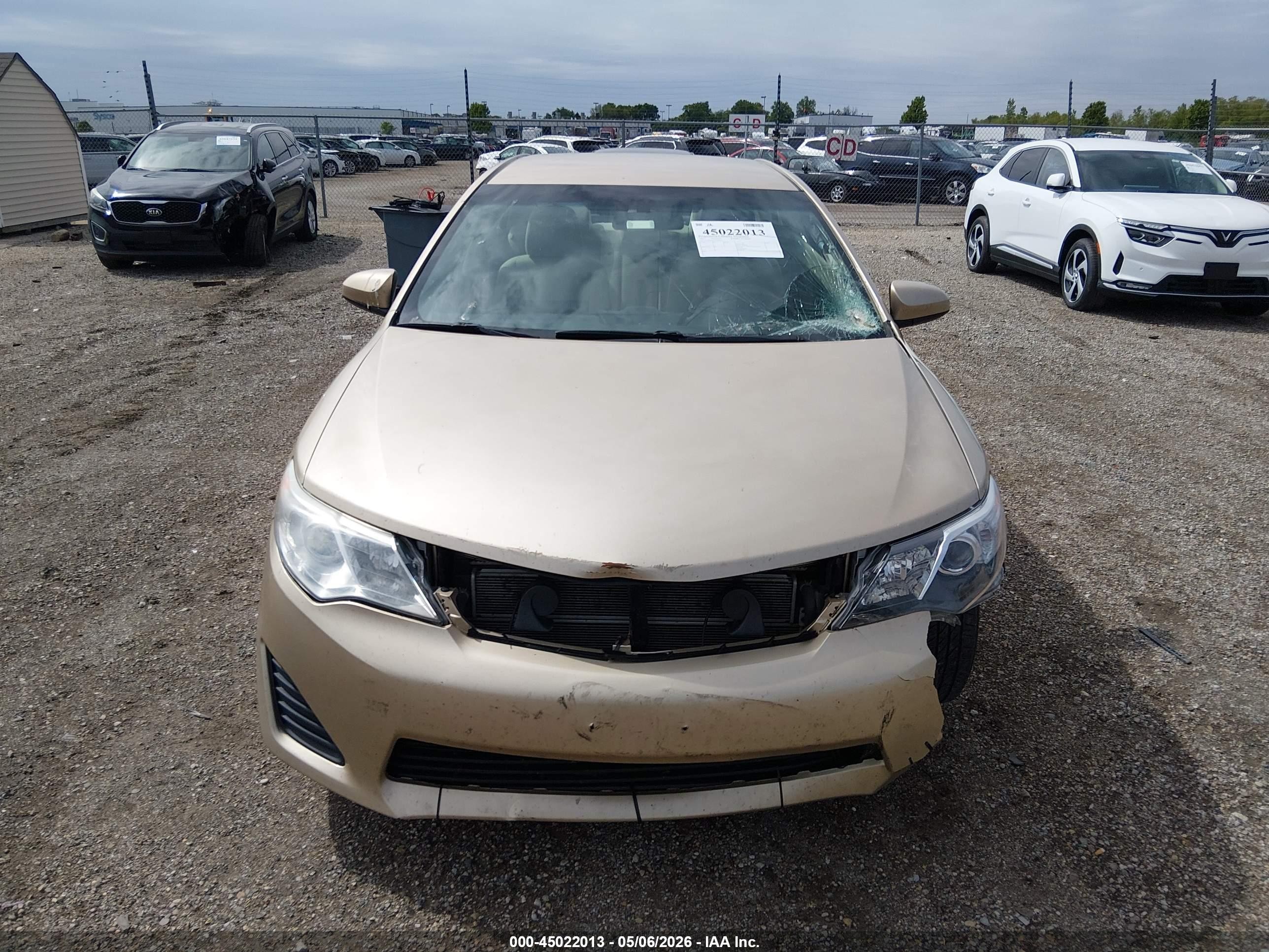 2012 Toyota Camry Hybrid Le Gold vin: 4T1BD1FK4CU023625