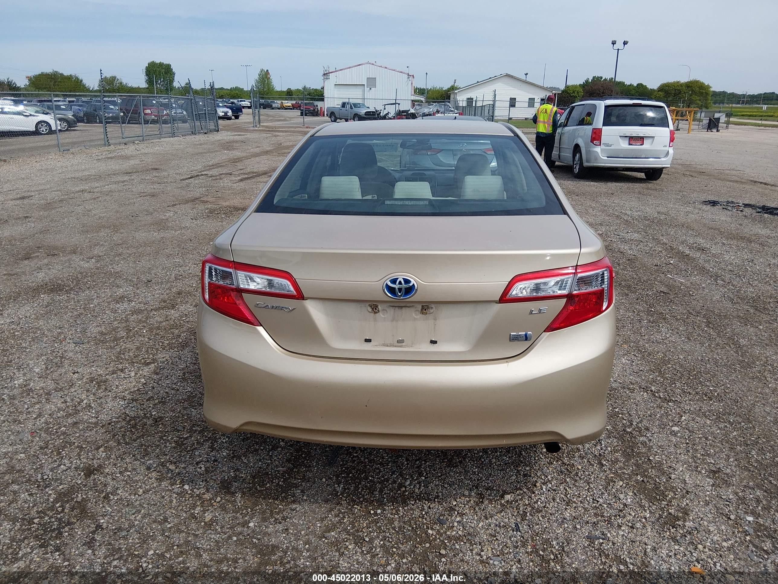 2012 Toyota Camry Hybrid Le Gold vin: 4T1BD1FK4CU023625