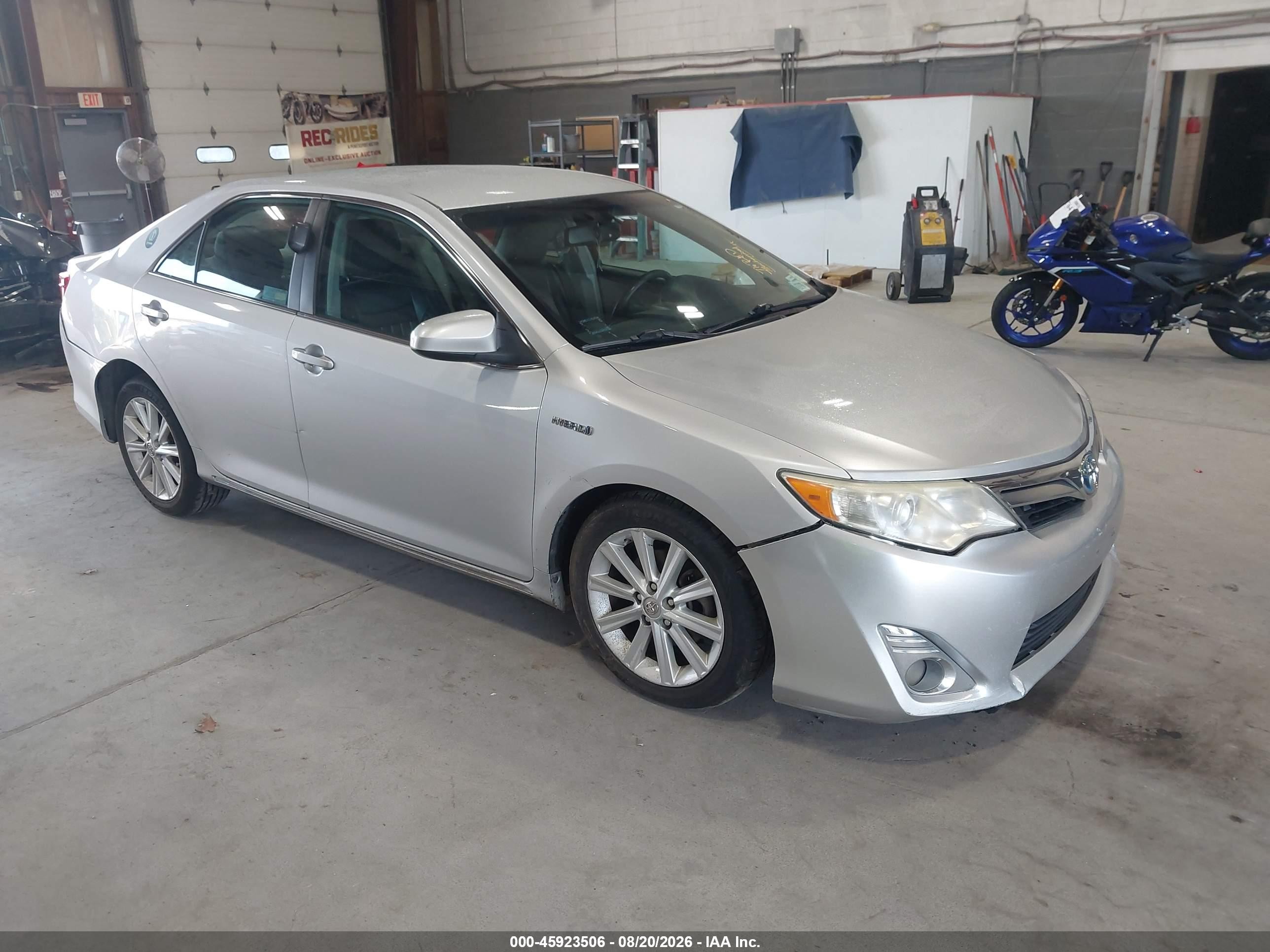 2014 Toyota Camry Hybrid Xle Silver vin: 4T1BD1FK4EU102604